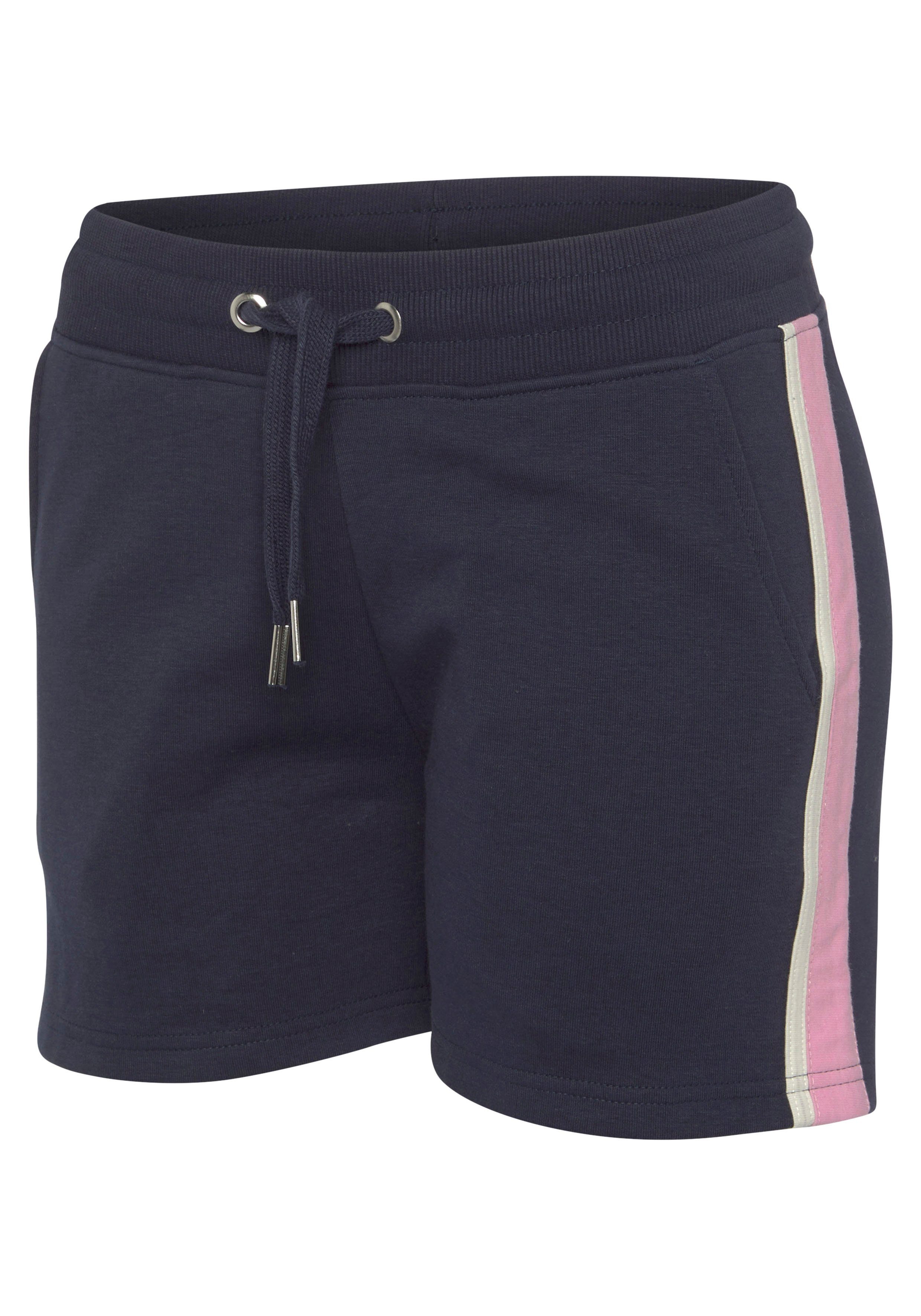 Vivance Sweatshort Korte broek met contrasterende accenten, loungewear (1-delig)