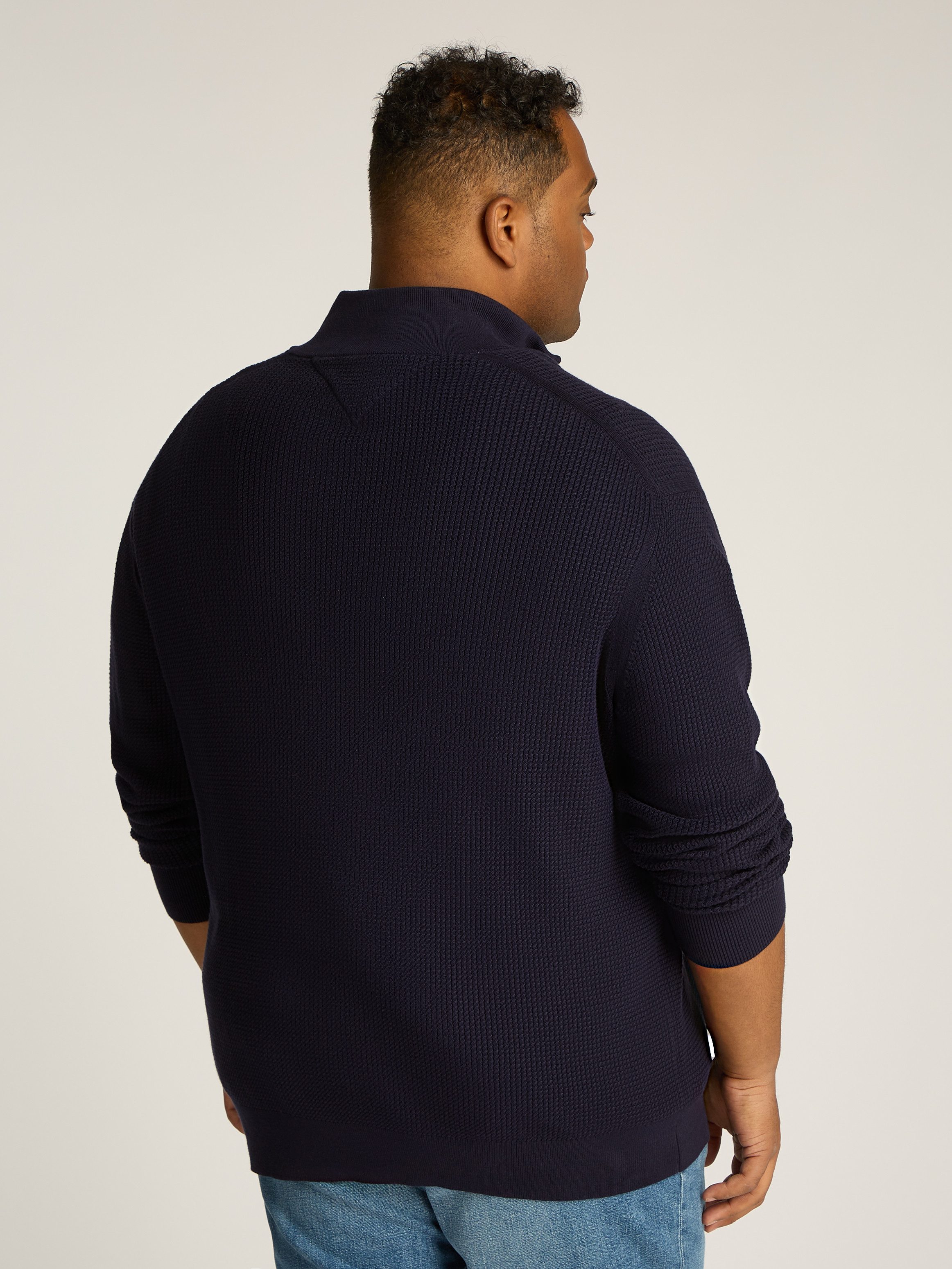 Tommy Hilfiger Trui met staande kraag BT-STRUCTURE ZIP MOCK-B in grote maten, met logo-borduursel op borsthoogte