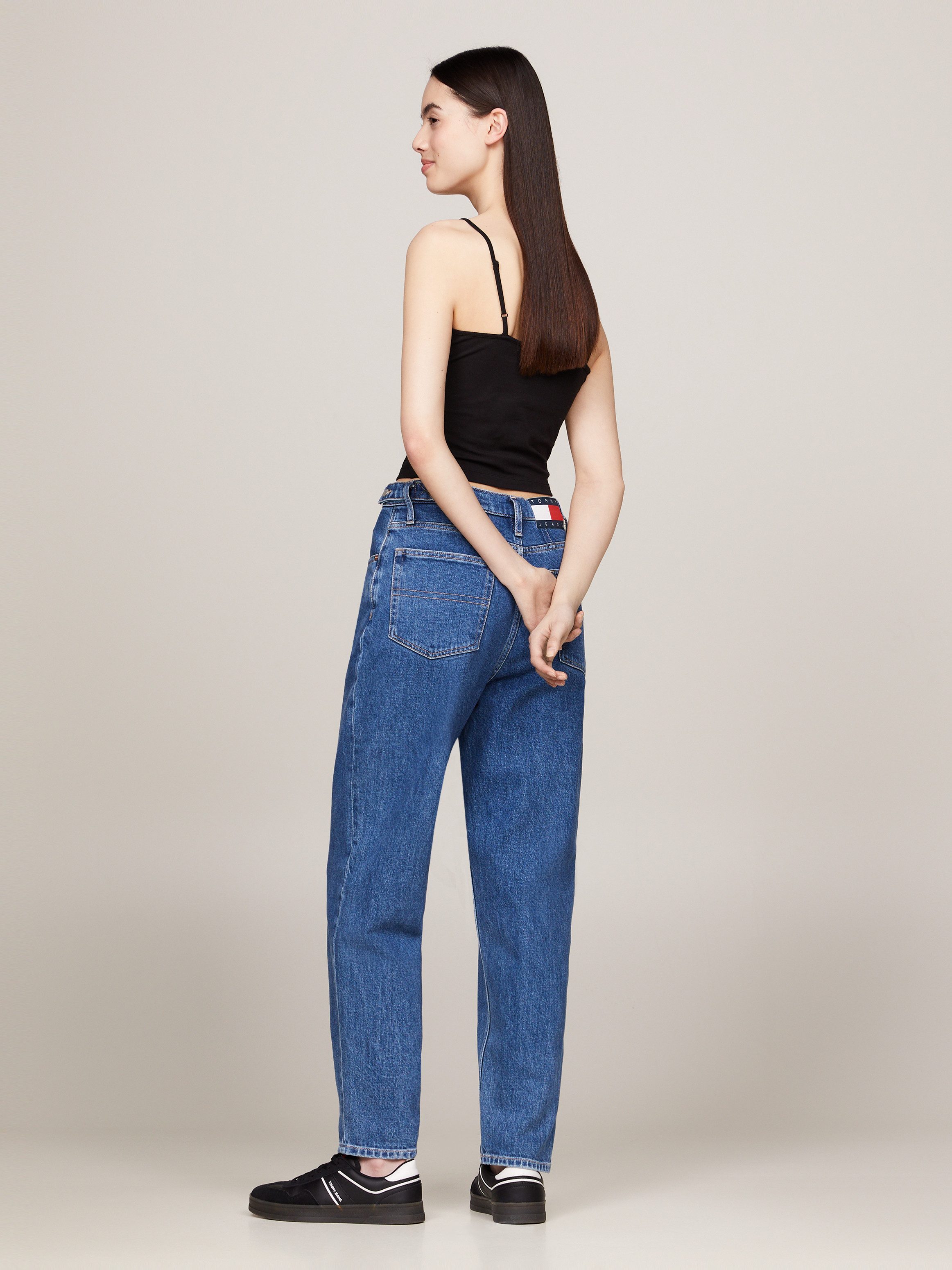 TOMMY JEANS Top met spaghettibandjes Crop Essential Strap Tank Top, kort met verstelbare spaghettibandjes merklogo