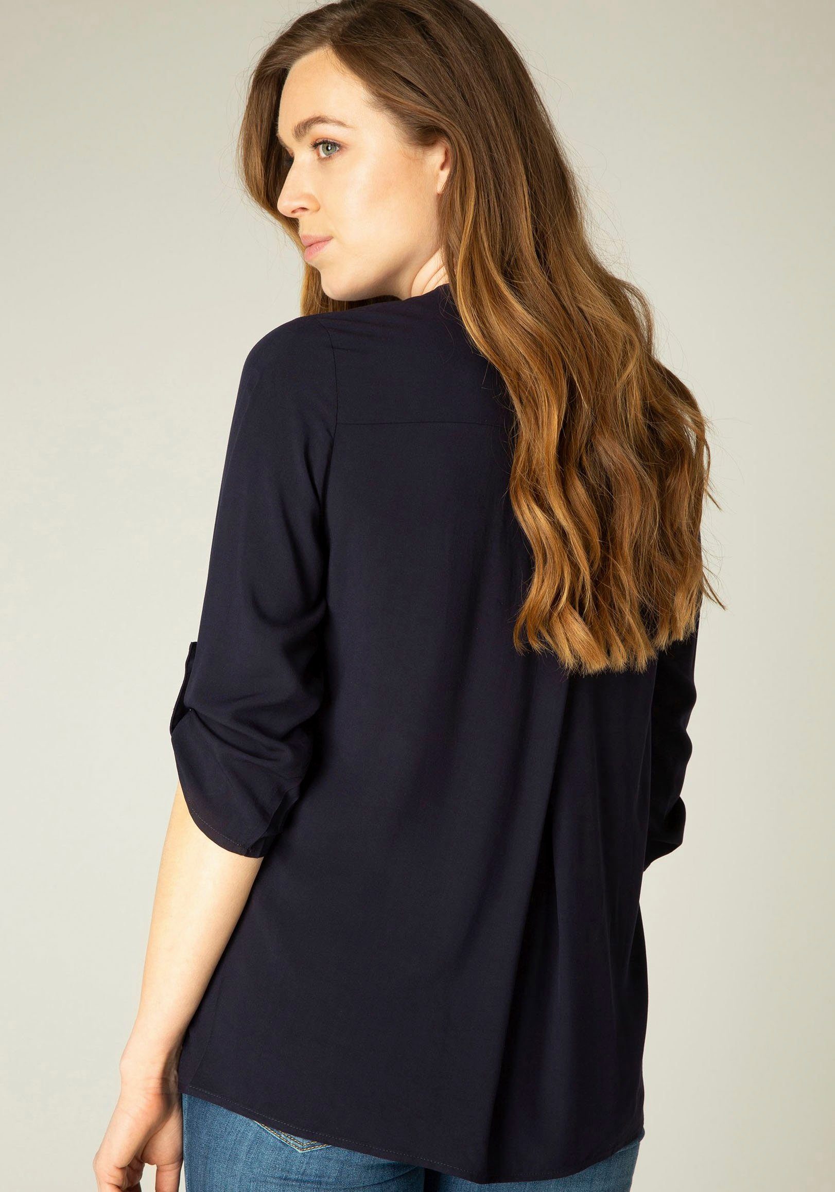 Base Level Shirtblouse met v-hals