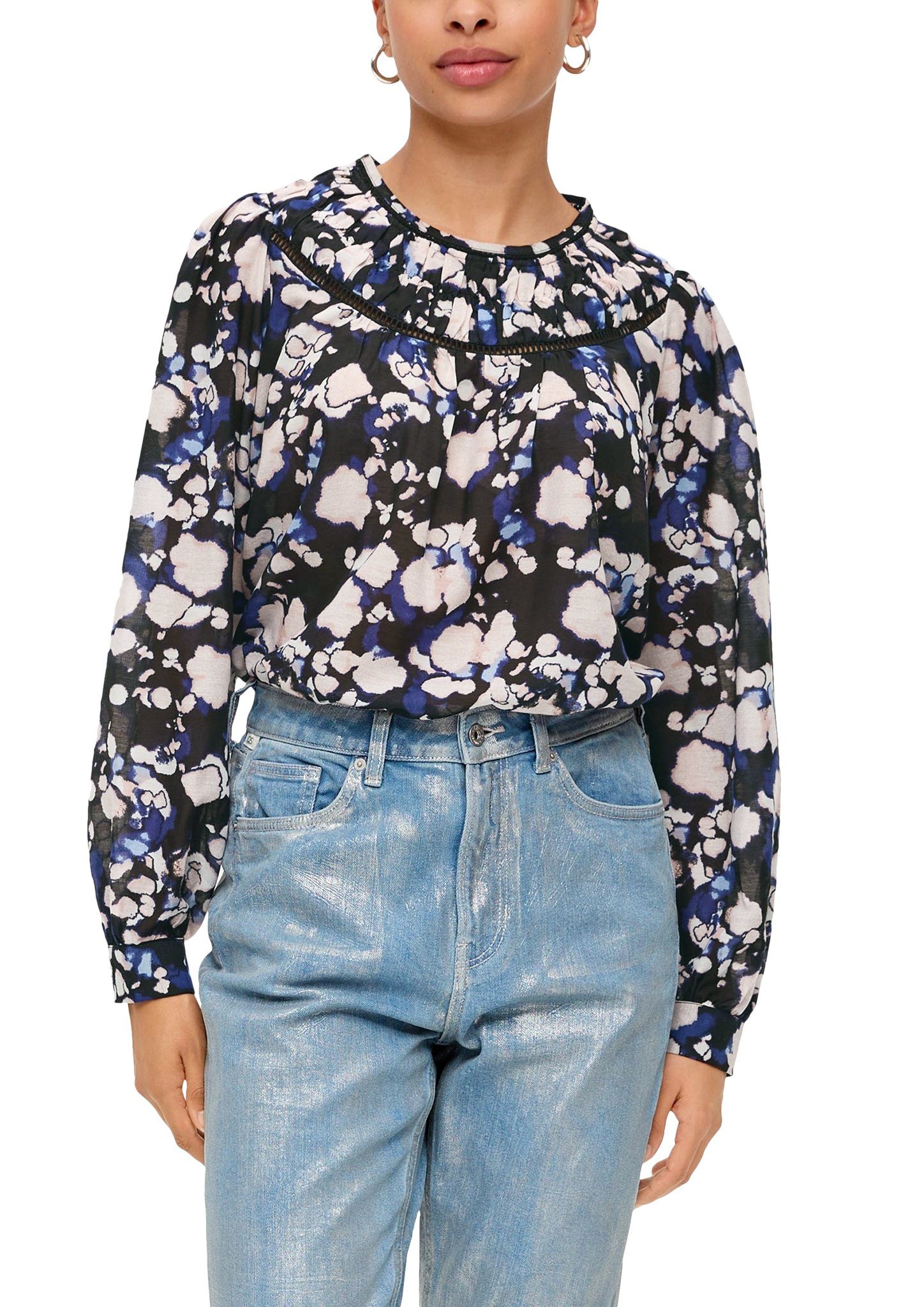 Q S designed by Shirtblouse met print all-over