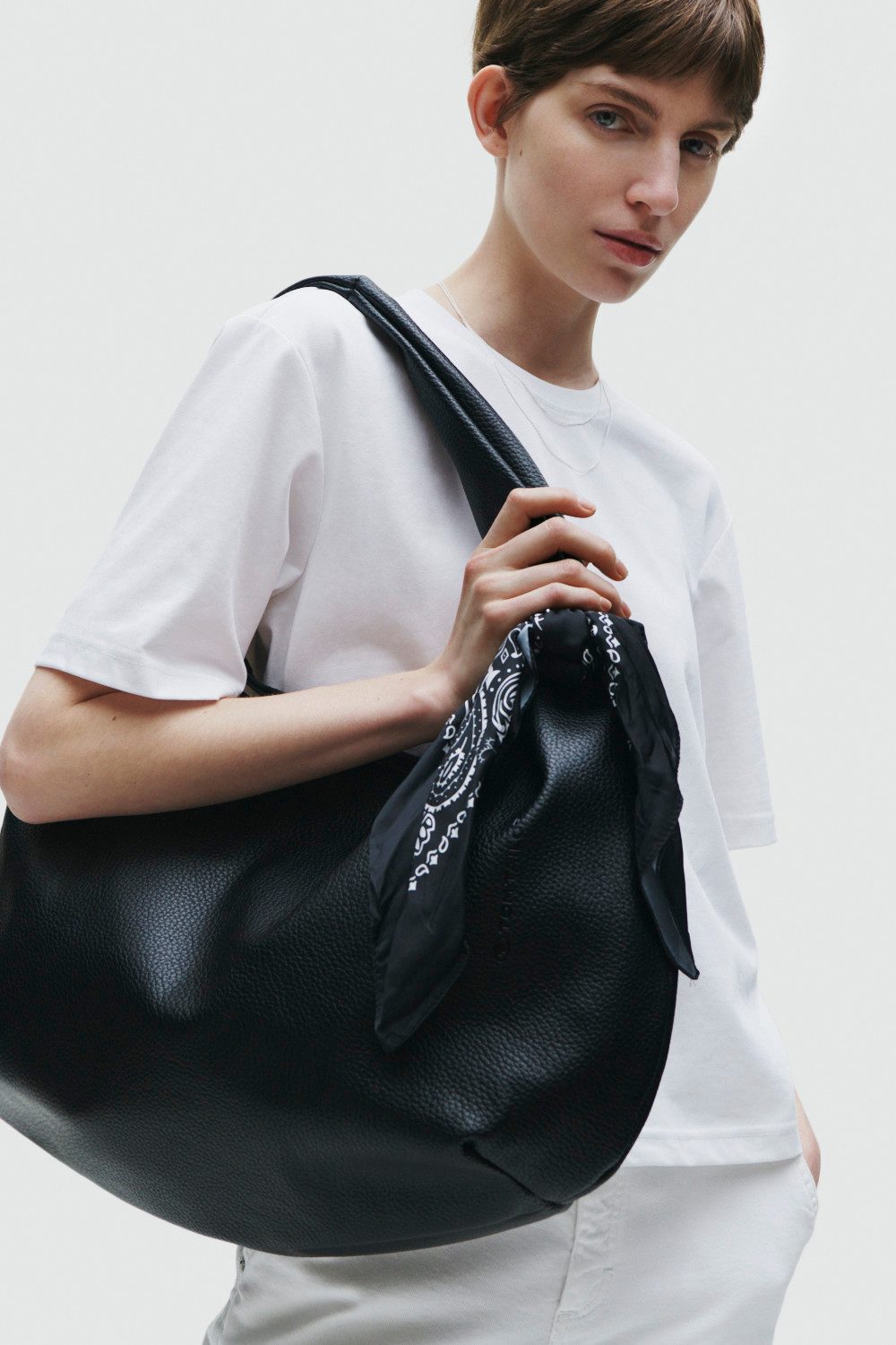 Tom Tailor Hobo-tas Tianna een bijzondere handschmeichelaar in oversize met duidelijke kleurstelling