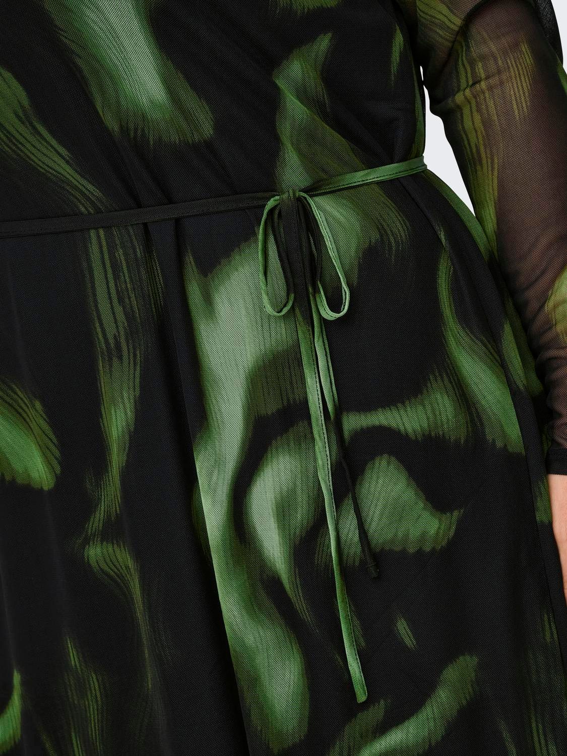 ONLY CARMAKOMA Chiffon jurk CARFOREST LIFE LS BOATNECK BLK DRESS JRS