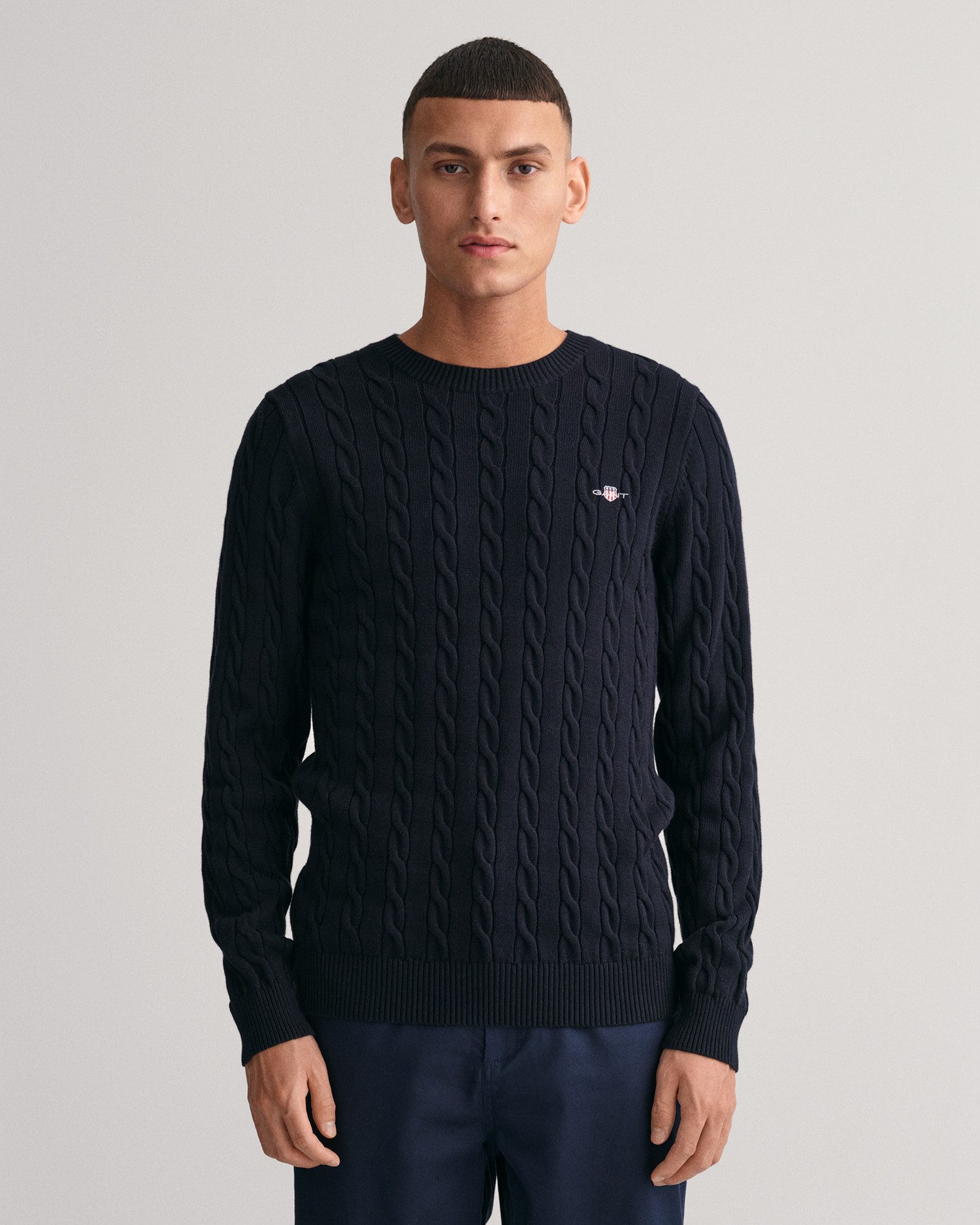 Gant Gebreide trui COTTON CABLE C-NECK met wapen-logo borduurwerk op de borst