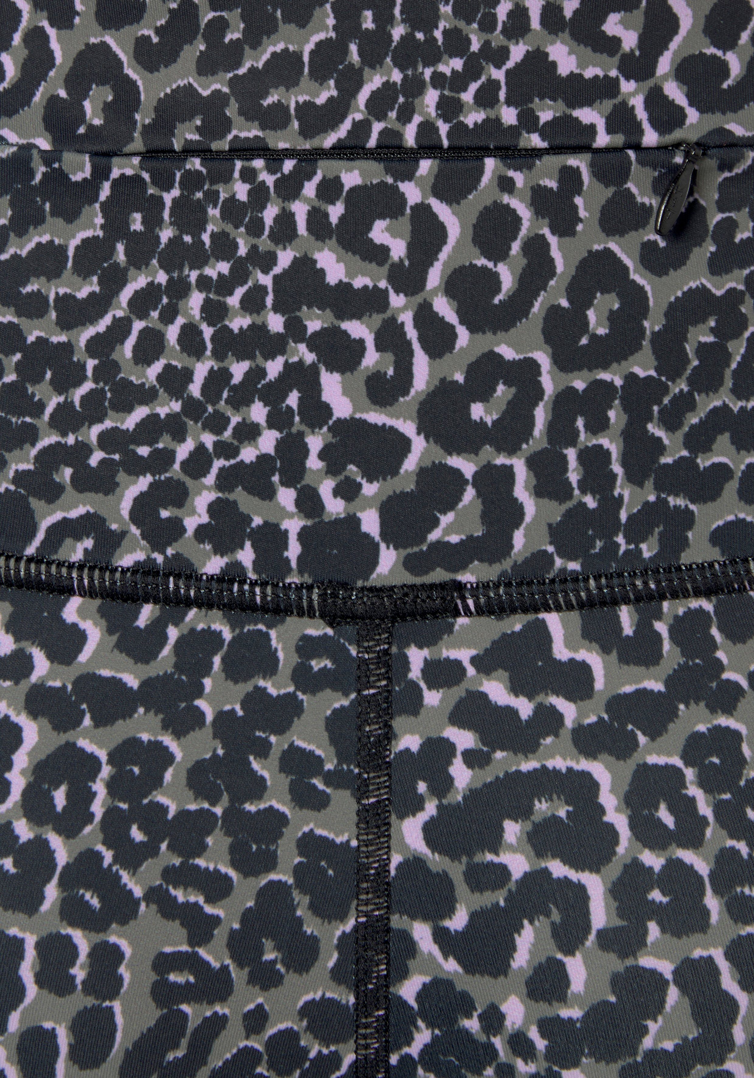 active by Lascana Short -Fietsbroek Fietshose in leeuw-patroon