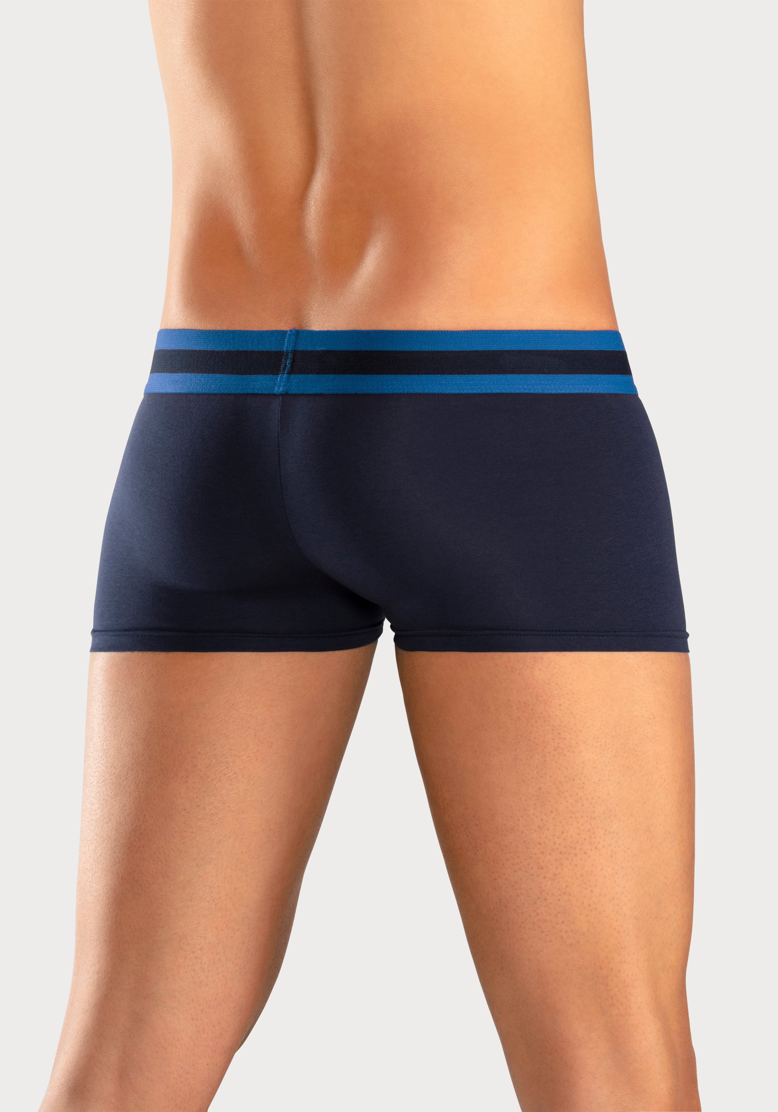 Bench. Hipster strak zittende boxershorts van katoenmix (set, 4 stuks)