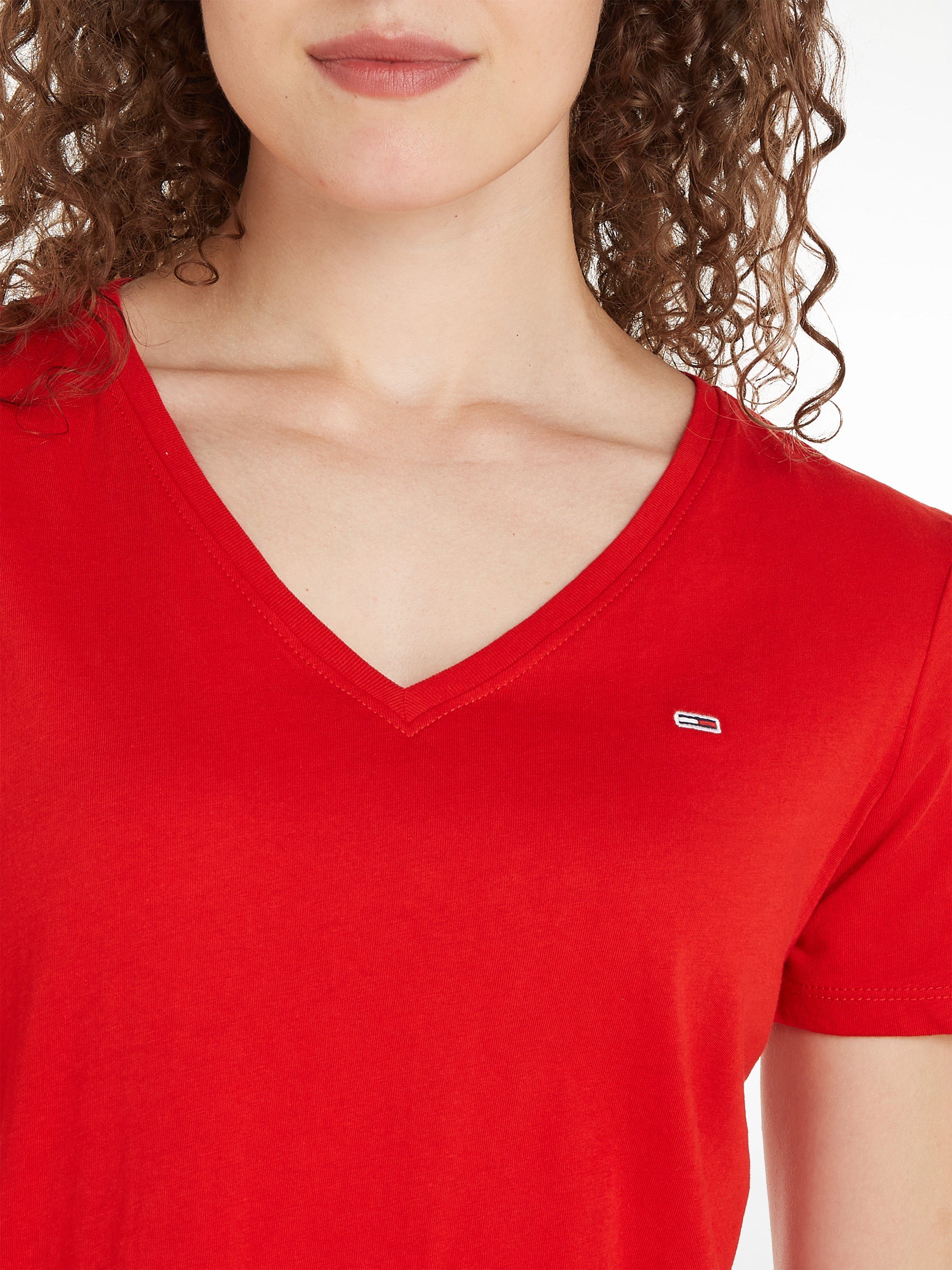 TOMMY JEANS Shirt met V-hals met tommy jeans-merklabel op borsthoogte