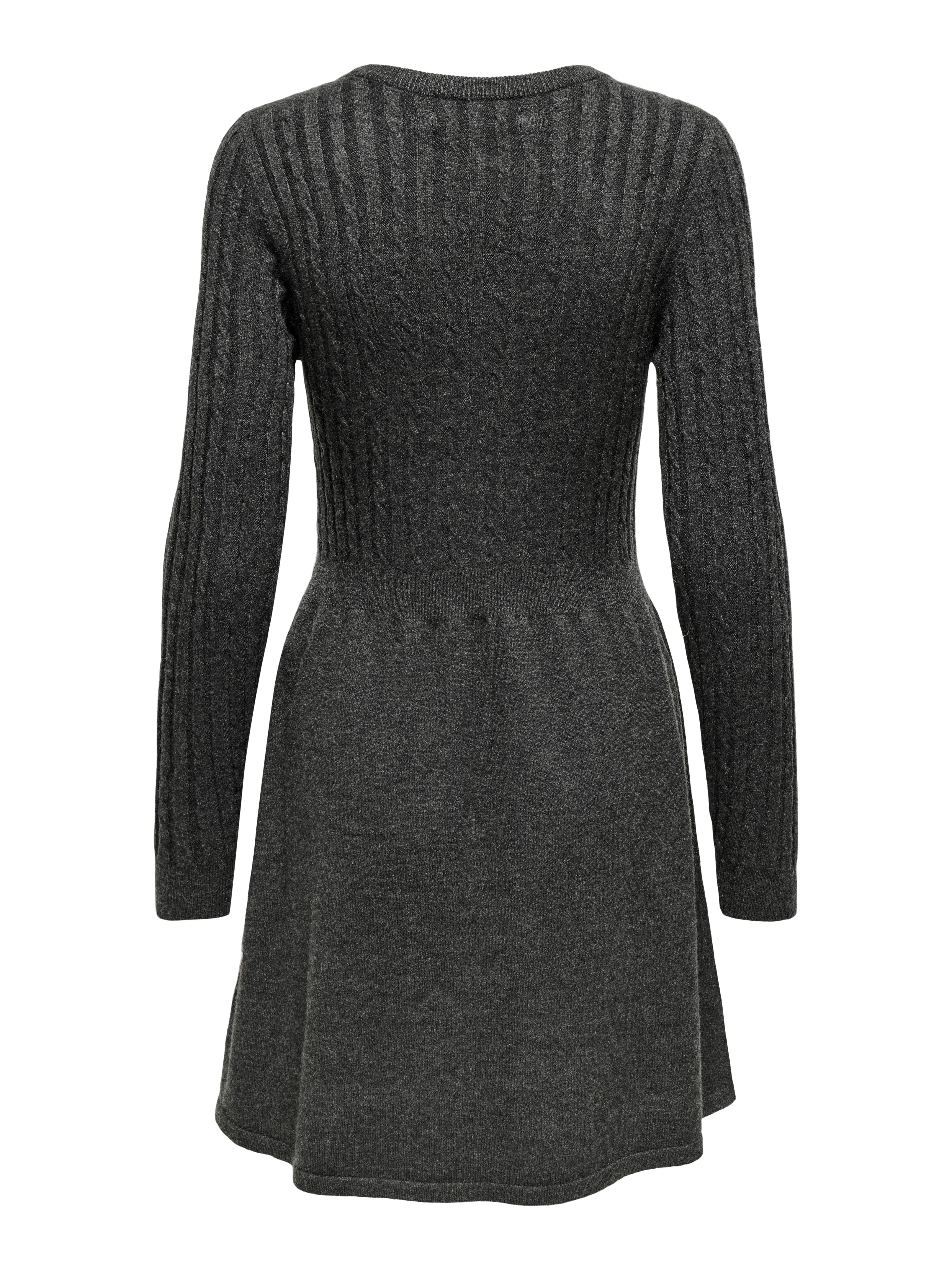 Only Gebreide jurk ONLFIA LS CABLE DRESS KNT getailleerd en met subtiel kabelpatroon in het bovenstuk