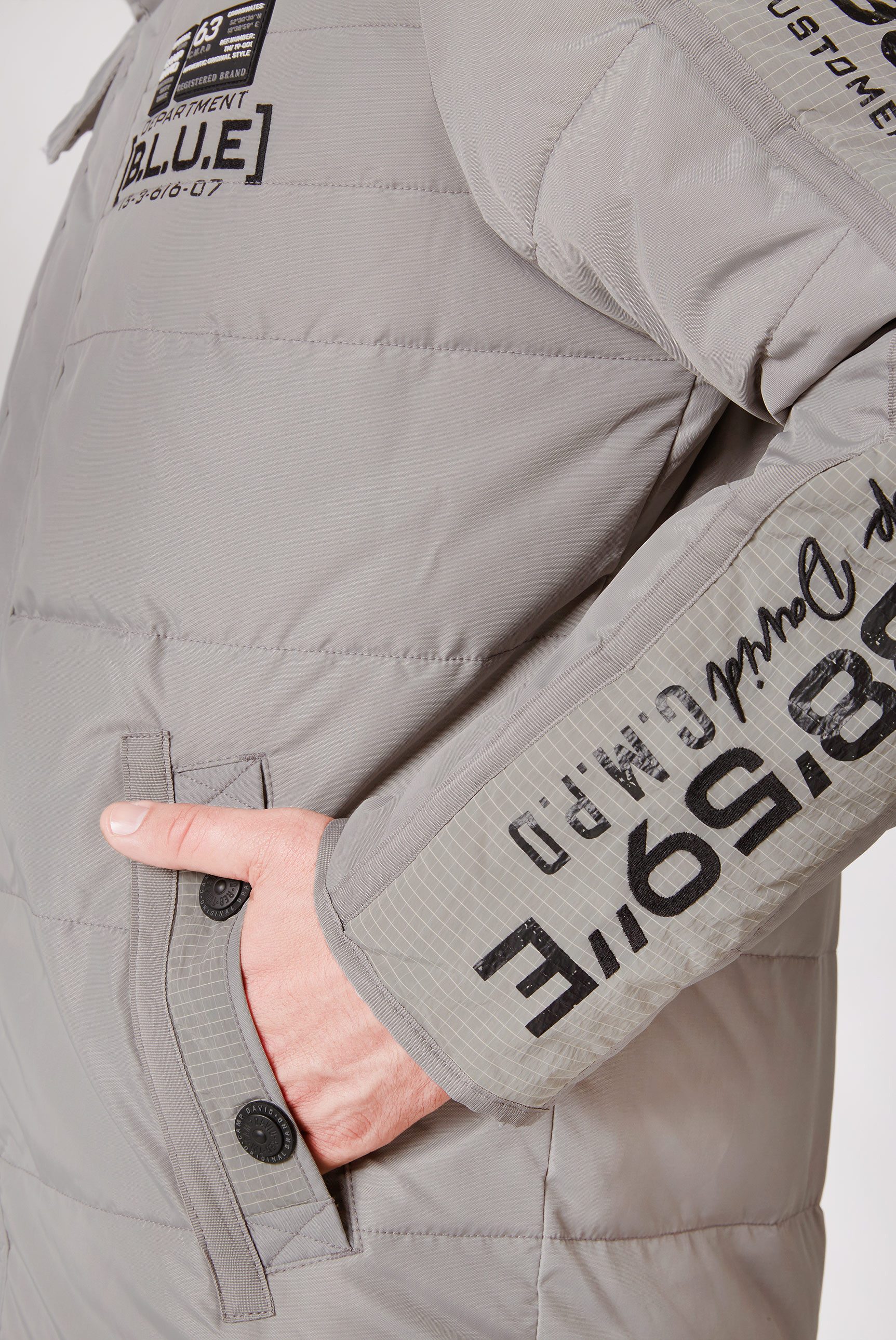 CAMP DAVID Gewatteerde jas met capuchon en ripstop-details