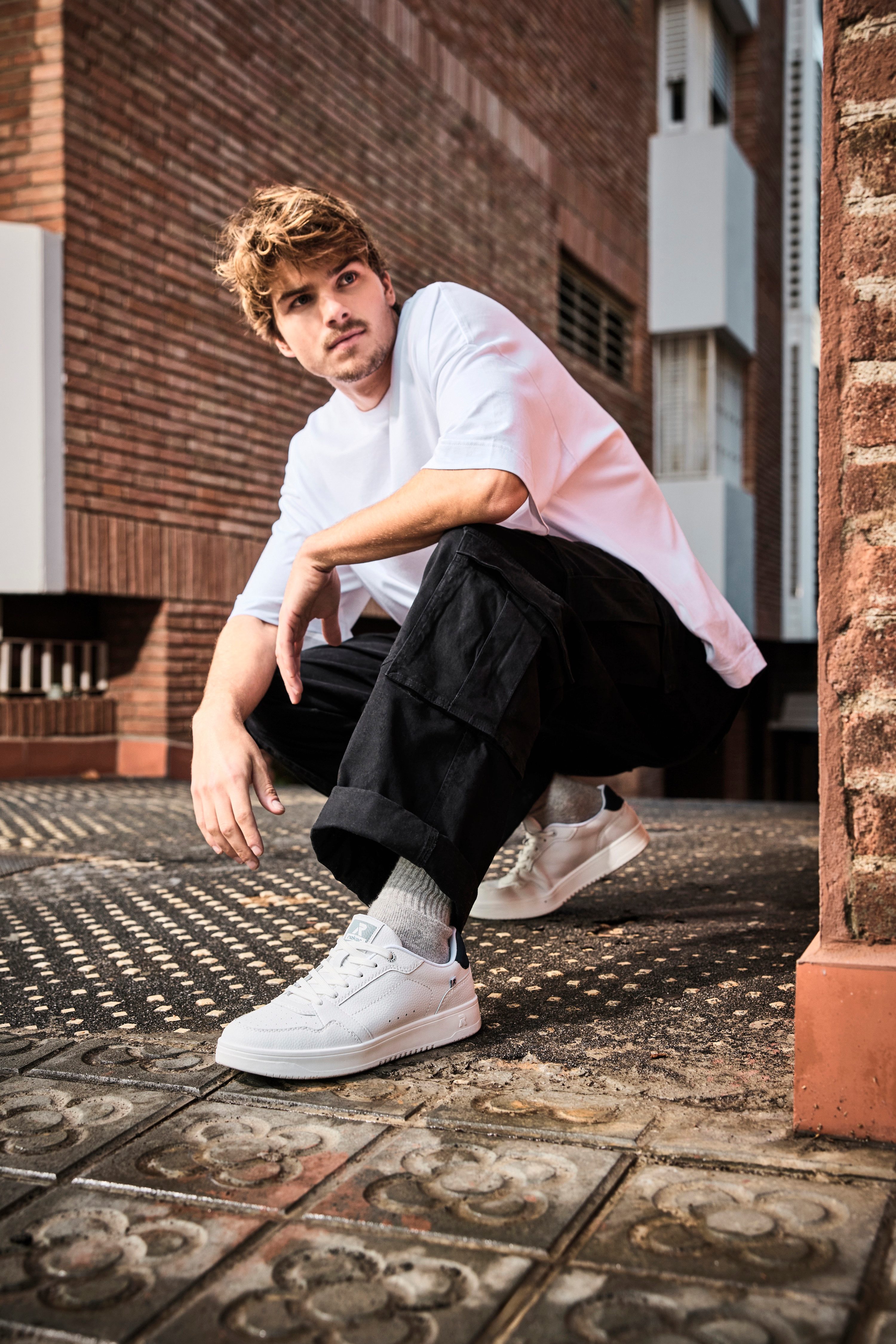 RIEKER Sport Sneakers , veterschoenen, vrijetijdssneaker, lage schoen met subtiele perforatie