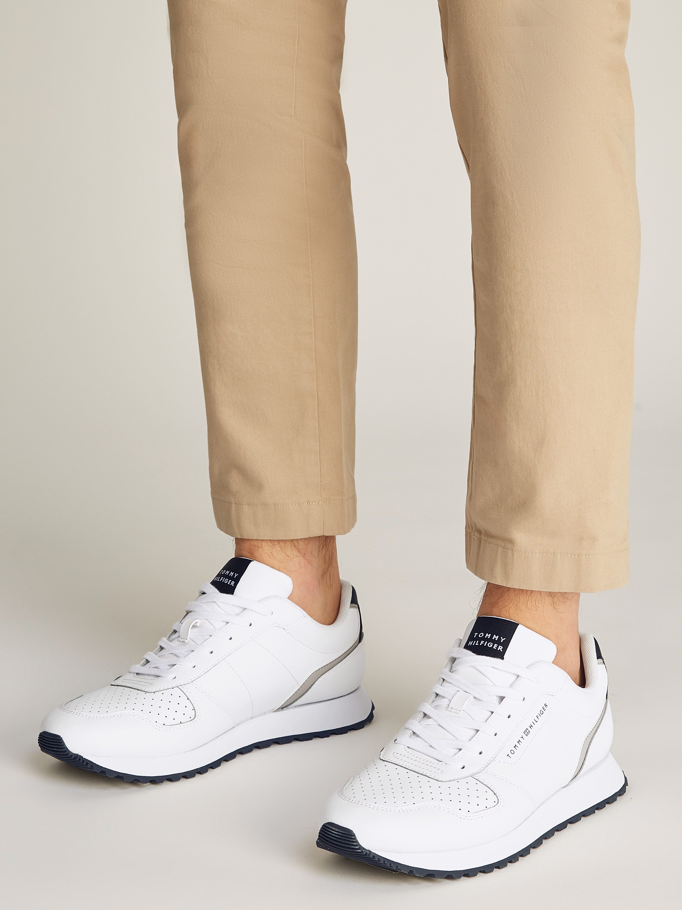 Tommy Hilfiger Plateausneakers NEW RUNNER EVA MIX LTH FLAG , vrijetijdsschoen, lage schoen, veterschoen met logo-opdruk