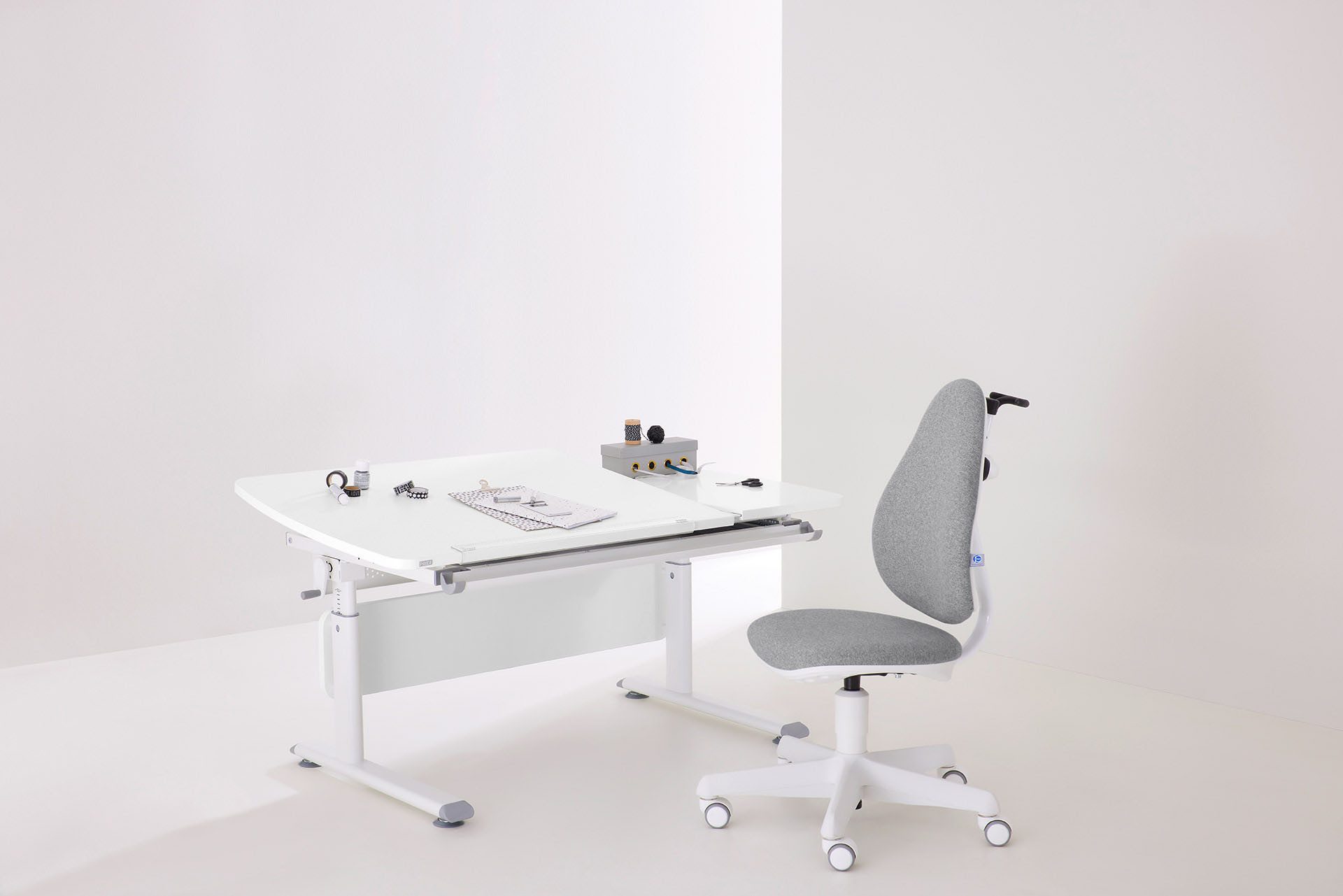 PAIDI Kinderwelten Kinderbureau DIEGO CURVED GT, leerlingbureau, ergonomisch, meegroeiend stappenloos in hoogte verstelbaar, gedeeld tafelblad kantelbaar