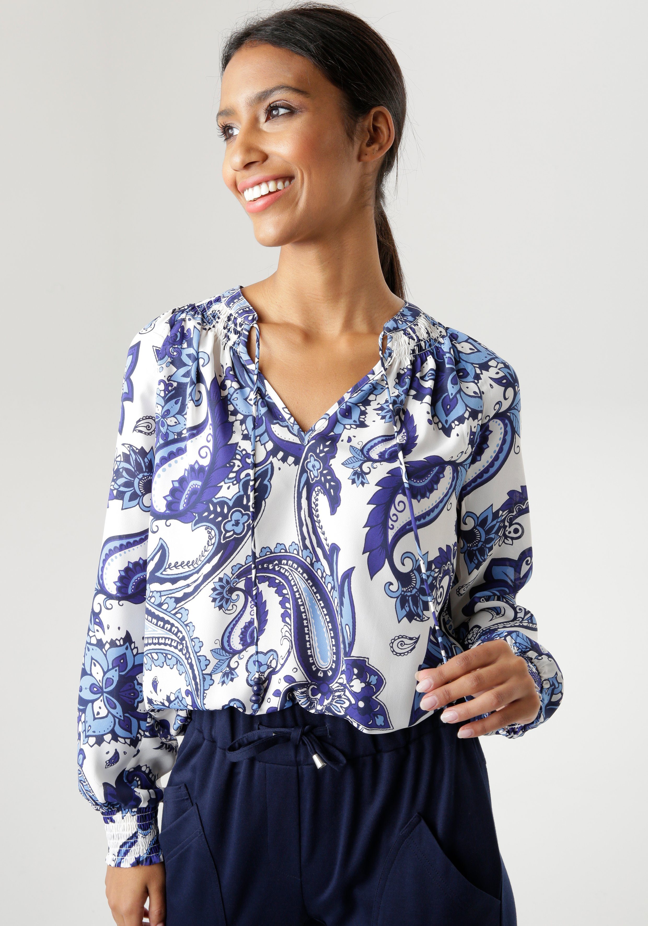Aniston SELECTED Blouse zonder sluiting met donkerblauwe sierparels aan de bindbanden