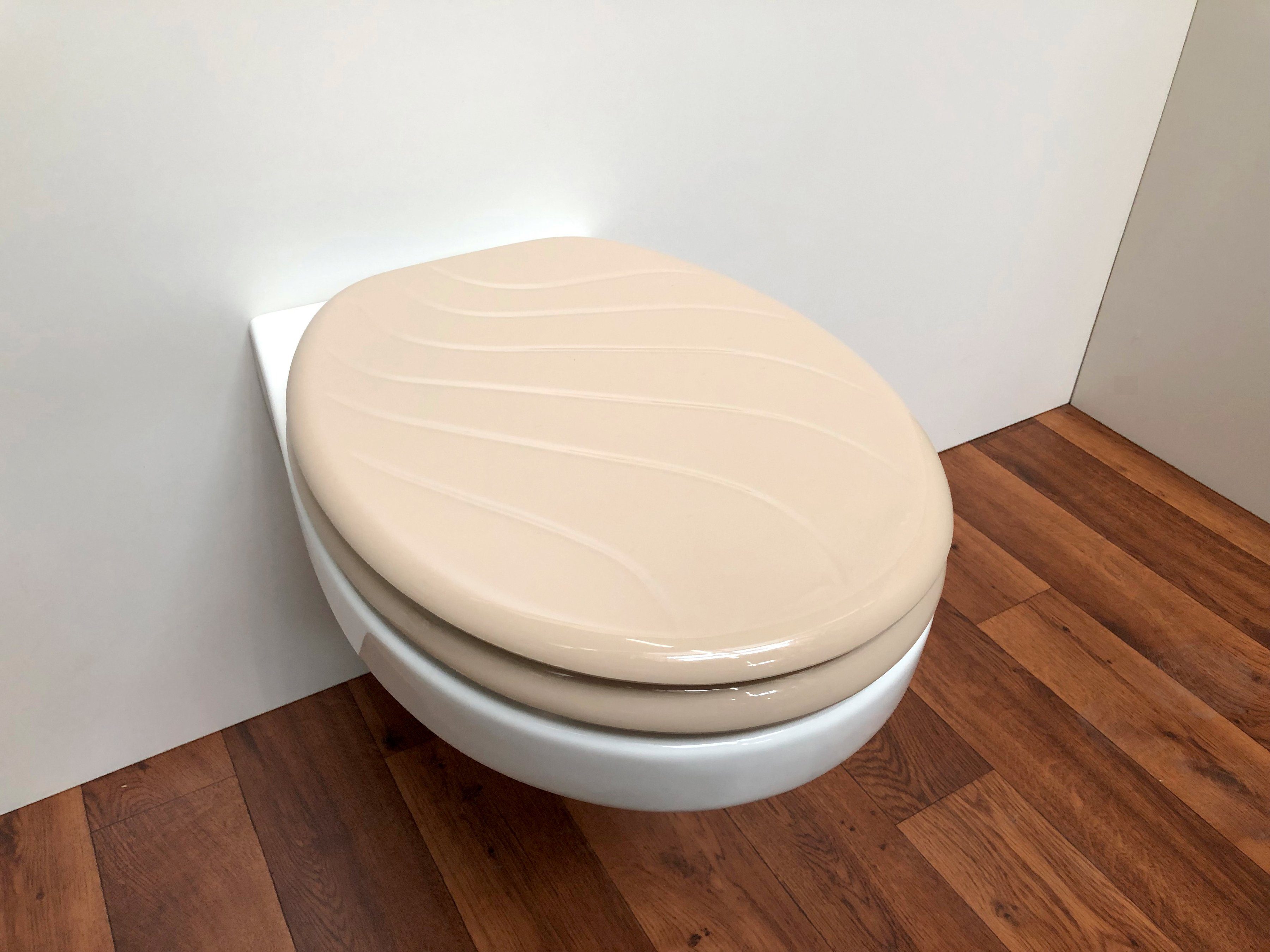 ADOB Toiletzitting Carina manhattan met messing verchroomde scharnieren