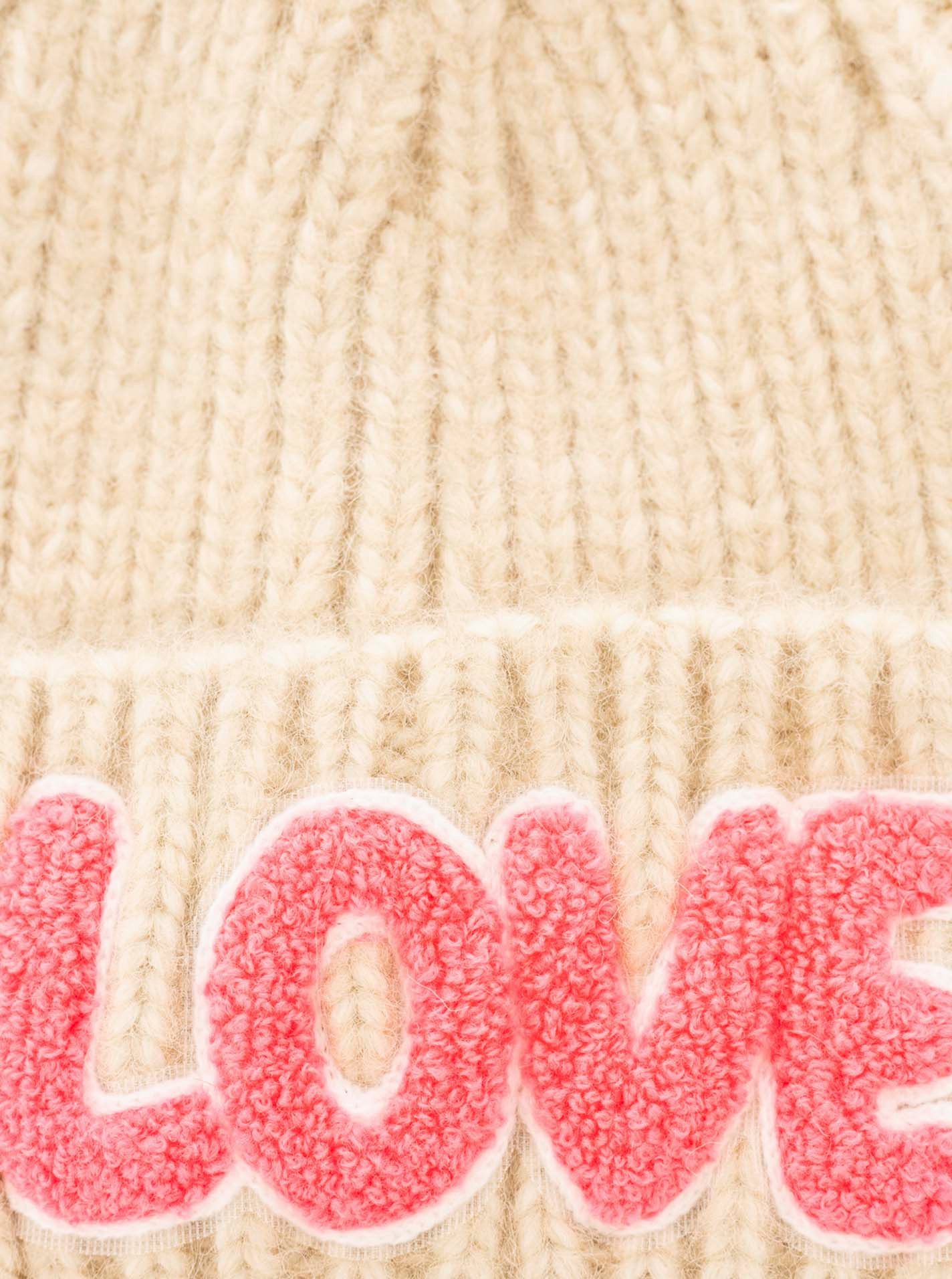 Zwillingsherz Beanie Love Label met love-opschrift en wolpercentage
