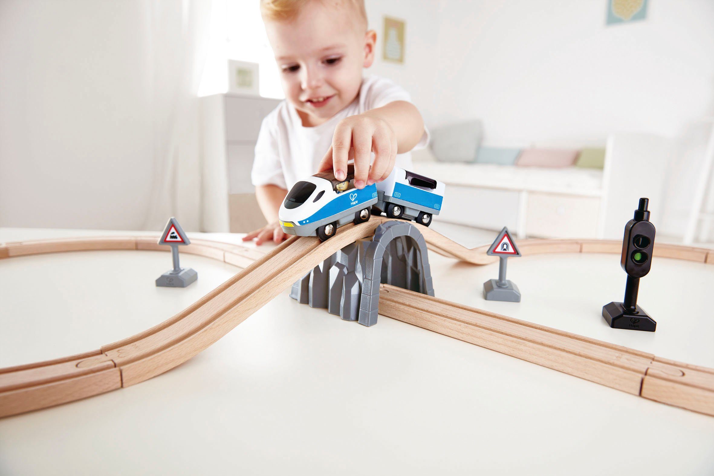 Hape Speelgoed spoorweg Treinset, achtvormig FSC®- beschermt bos - wereldwijd (set)