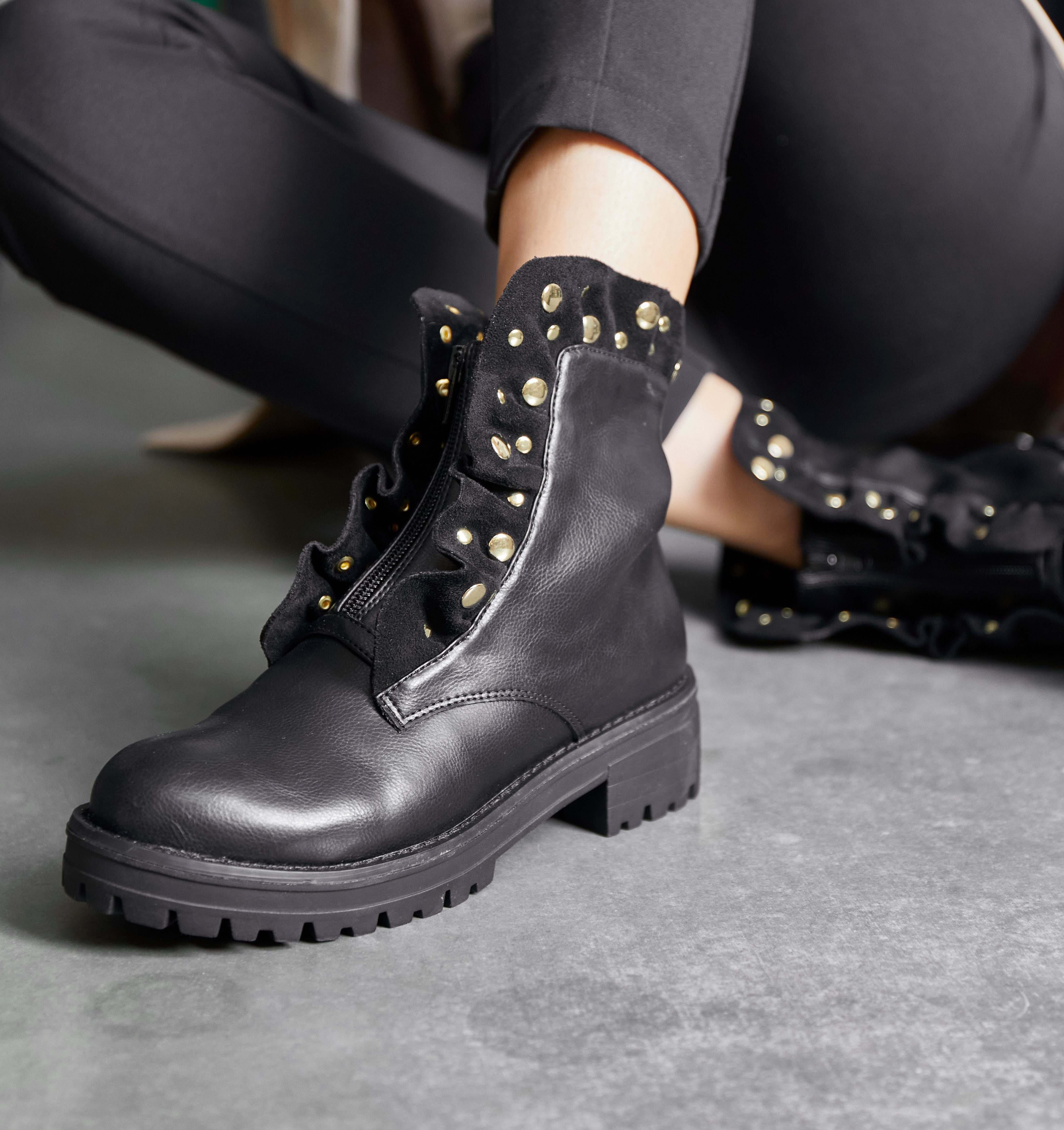 Lascana Laarzen met ritssluiting met glinsterende steentjes en kleine ruches, laarsjes, ankle boots