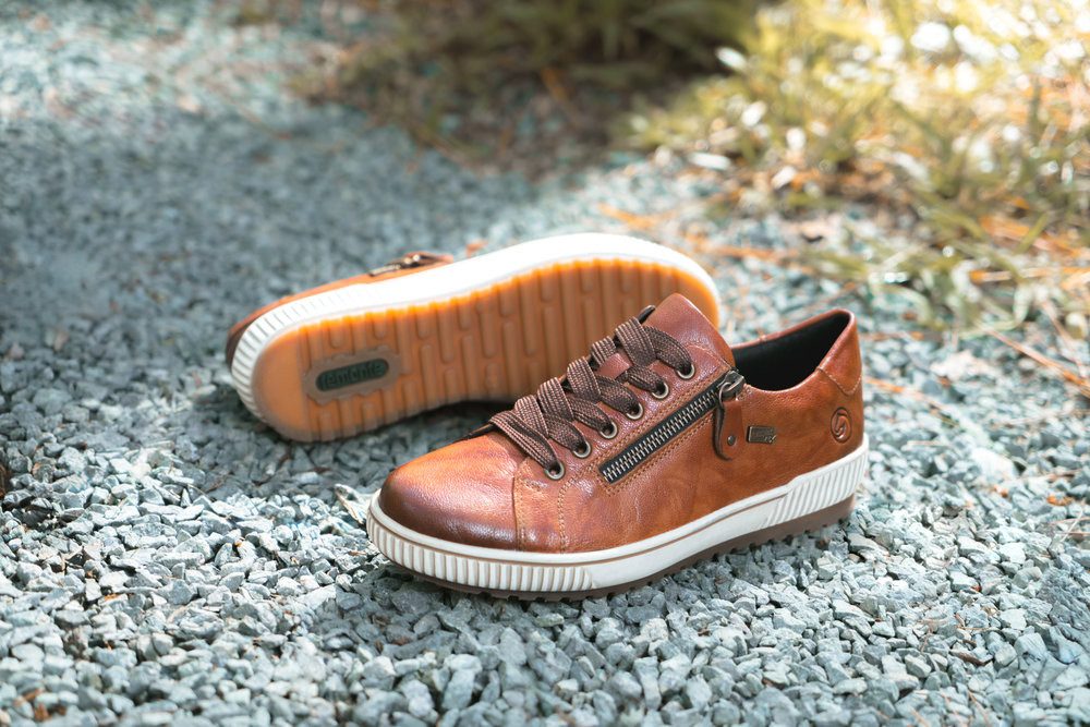 Remonte Plateausneakers vrijetijdsschoen, lage schoen, veterschoen met buitenrits