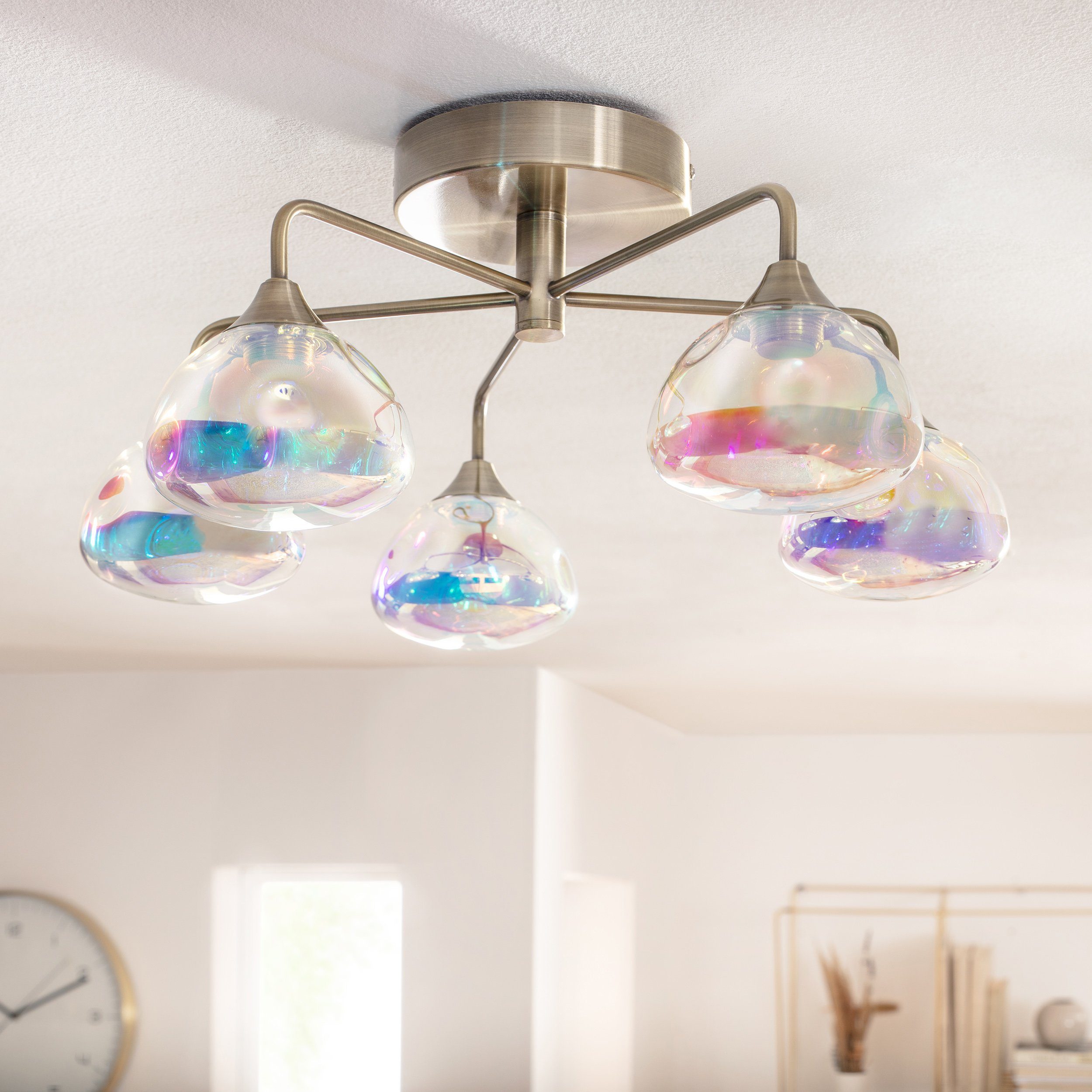 näve Led-plafondlamp Varna 5-vlg. iriserend glas incl. led warmwit, frame messing (1 stuk)
