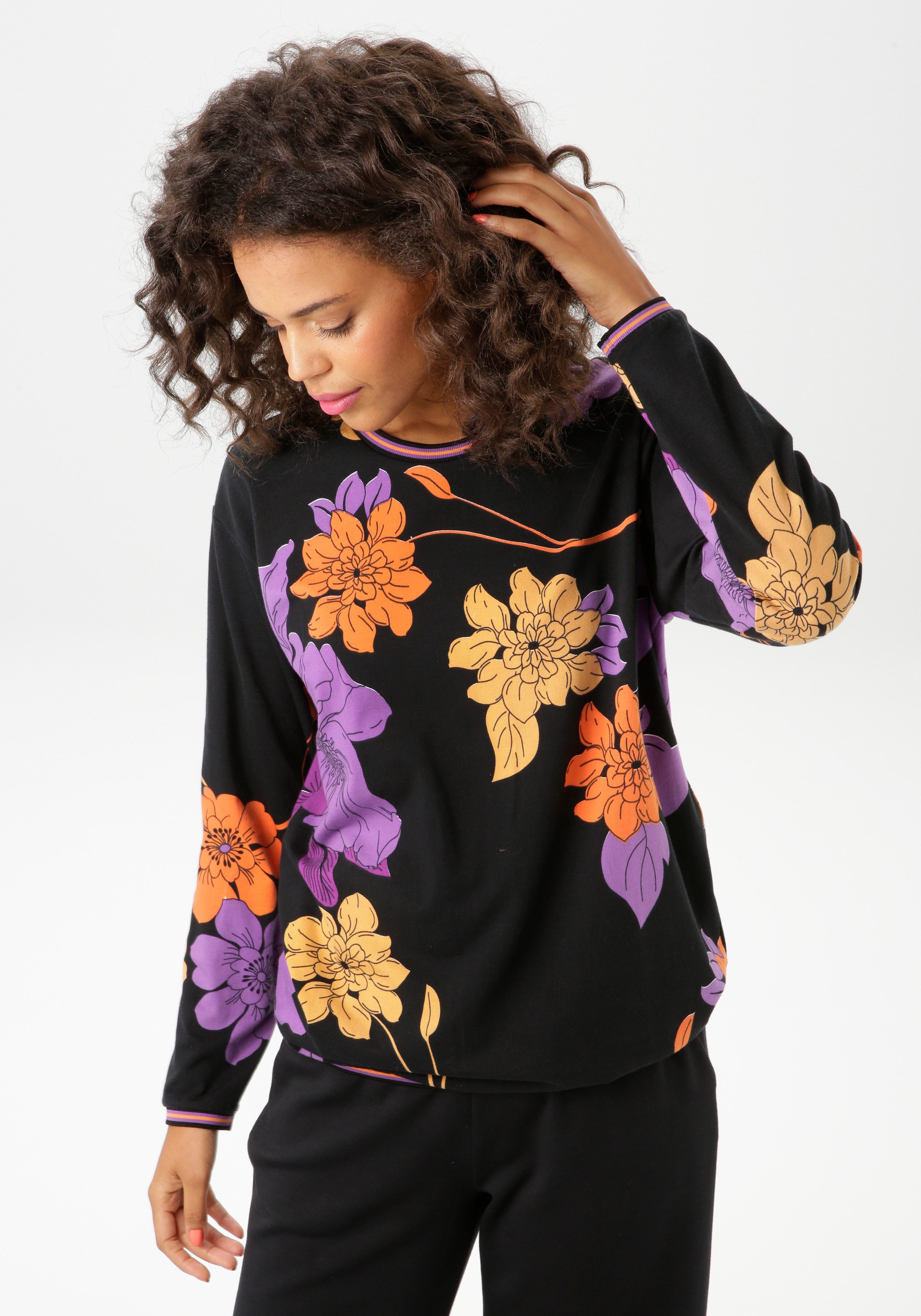 Aniston CASUAL Sweatshirt met grootformaat bloemen bedrukt - nieuwe collectie