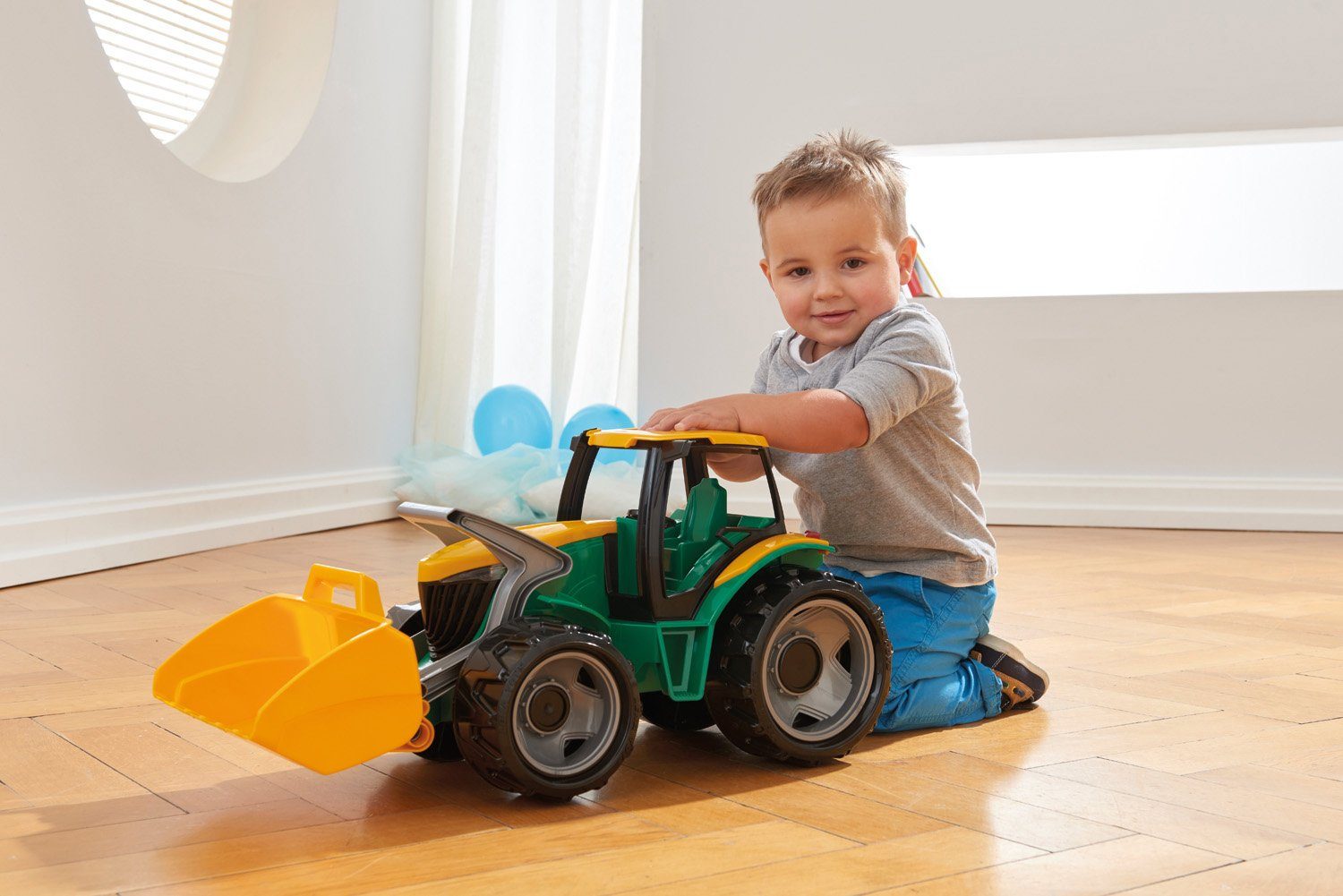 Lena® Speelgoed-tractor Giga Trucks met graafarm en voorlader, made in europe