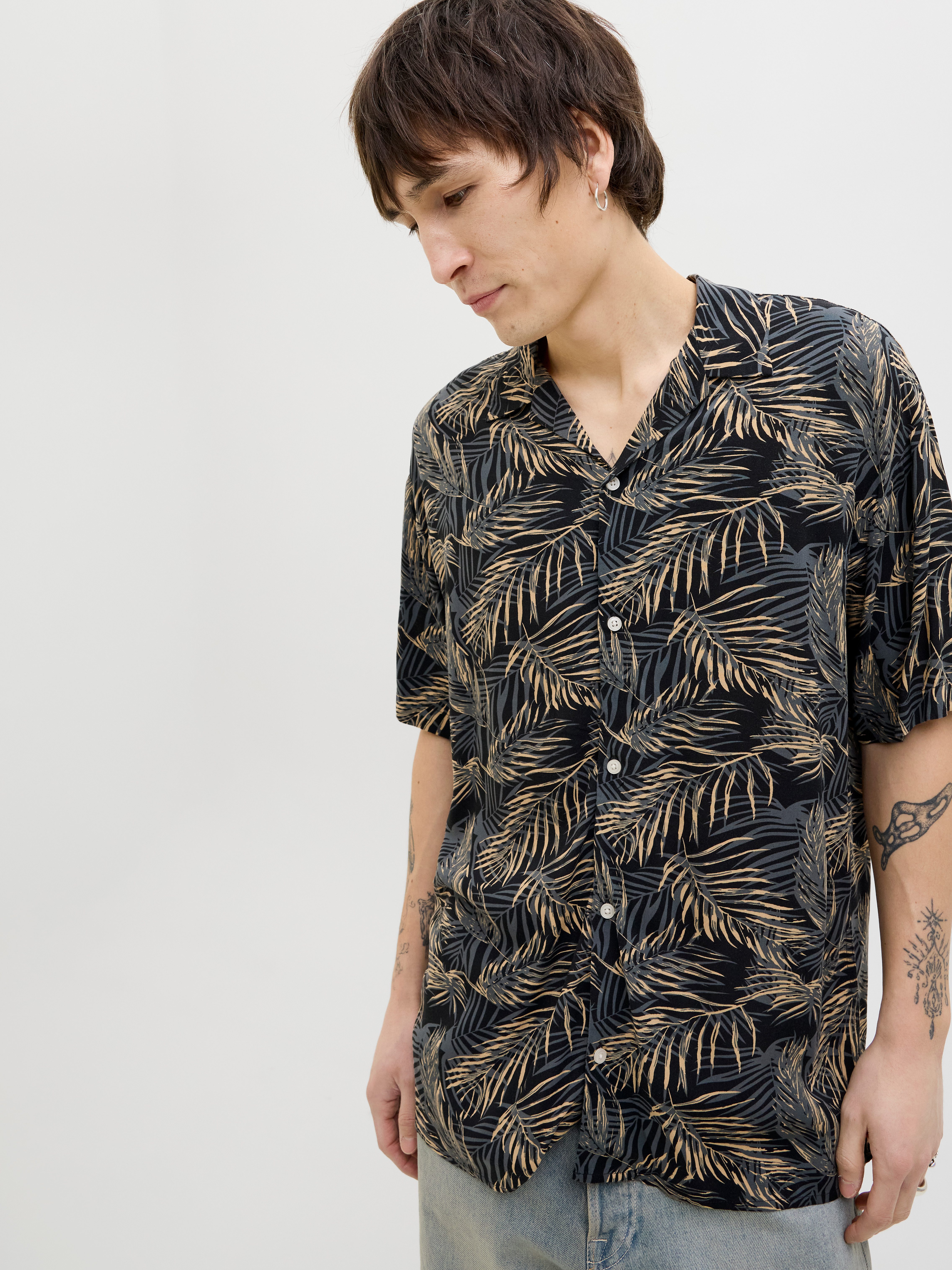 Jack & Jones Overhemd met korte mouwen JJEJEFF TROPICAL AOP RESORT SHIRT SS SN