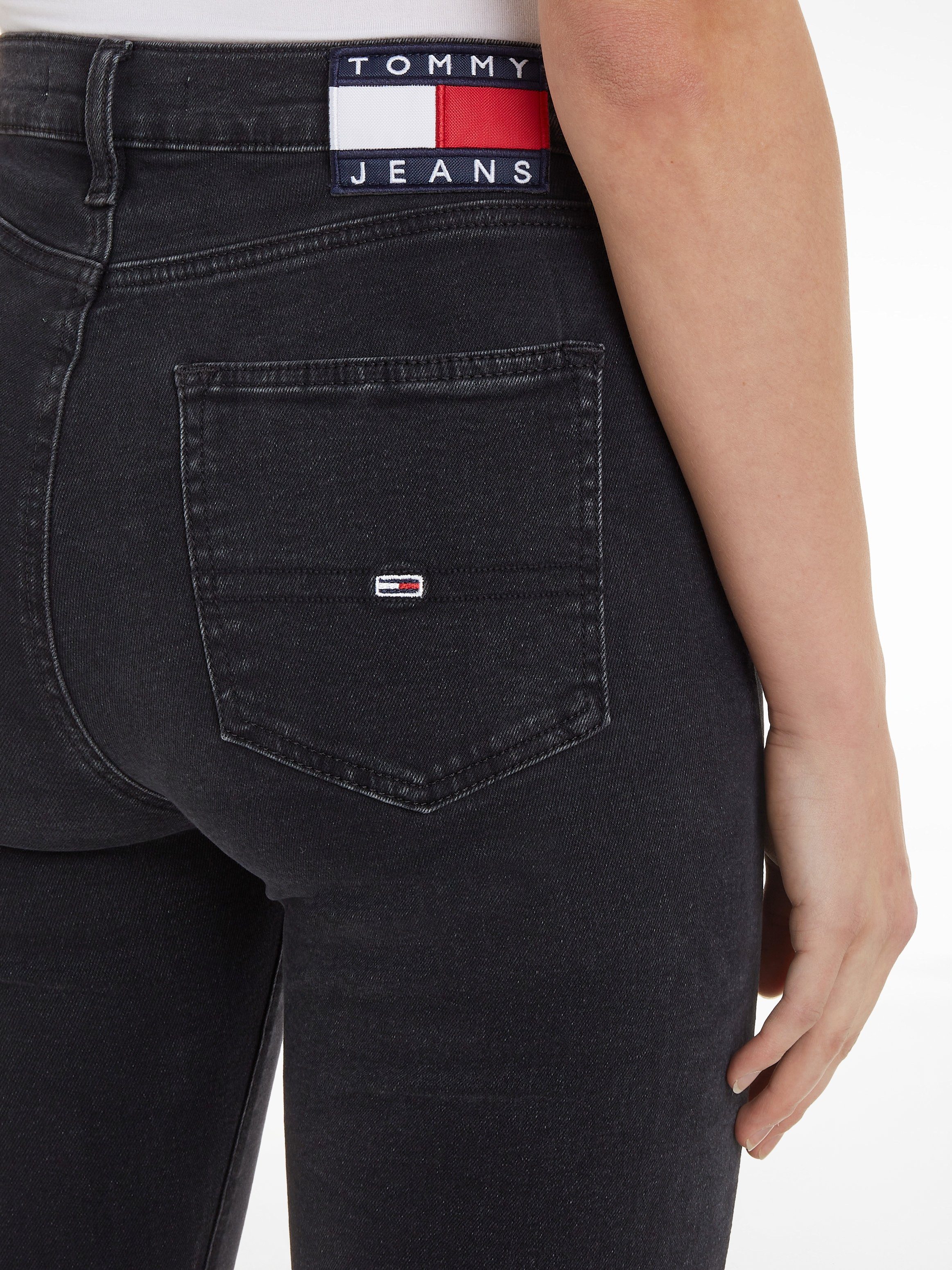 TOMMY JEANS Skinny fit Jeans SYLVIA HR SSKN CG4 met logo badge en label vlaggen