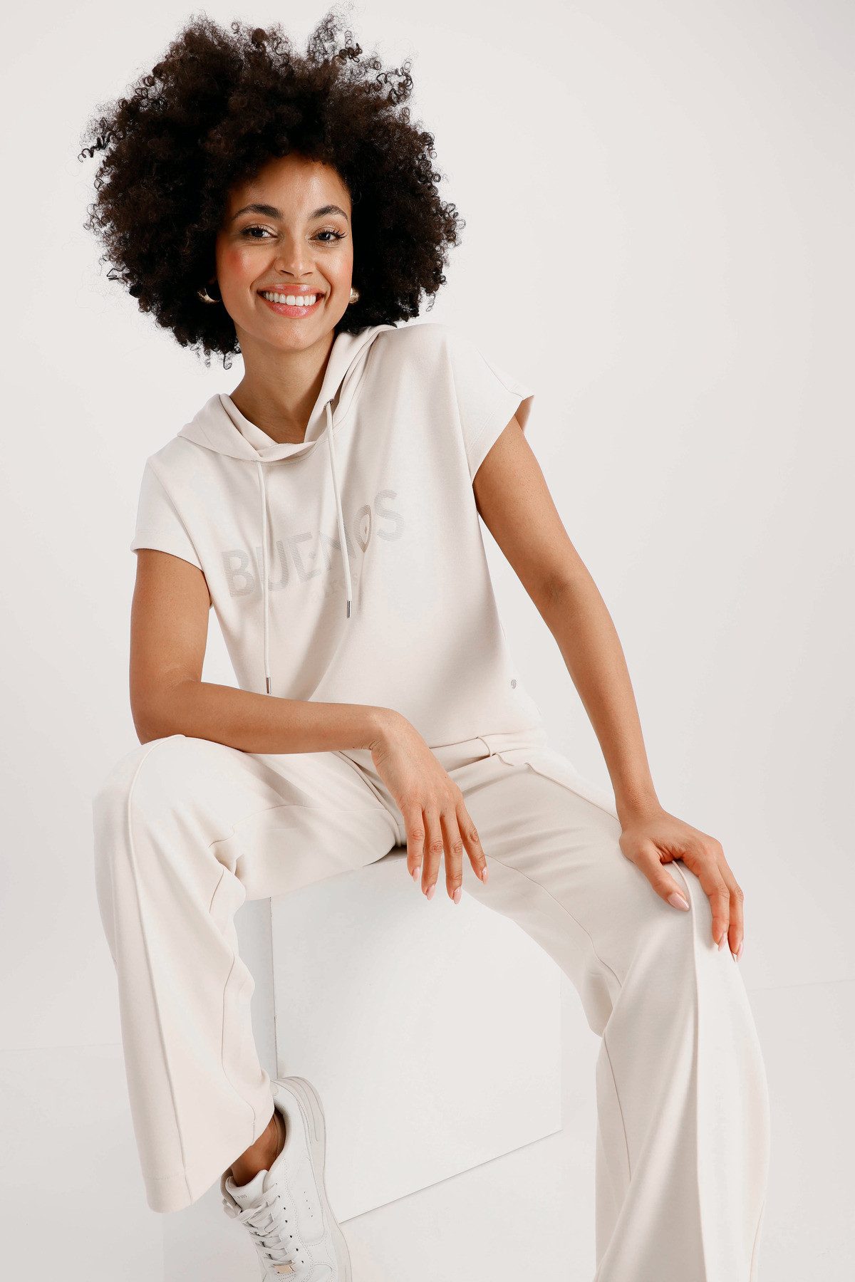 Monari Sweatshirt met drukletters