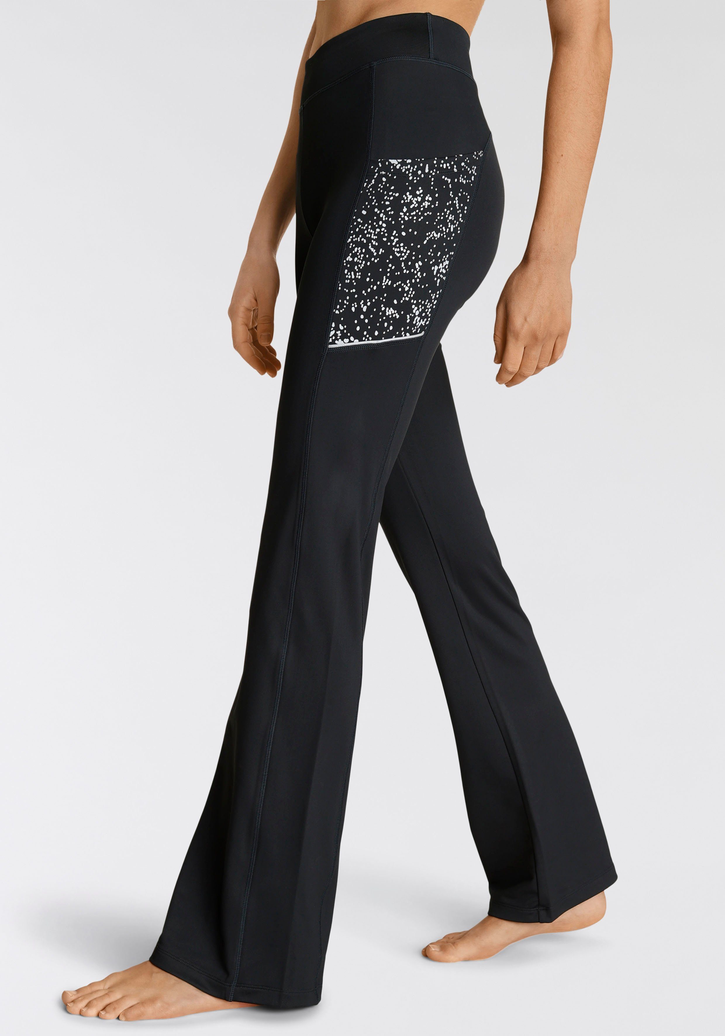 active by Lascana Functionele broek -Sportbroek met reflecterende print en telefoontas