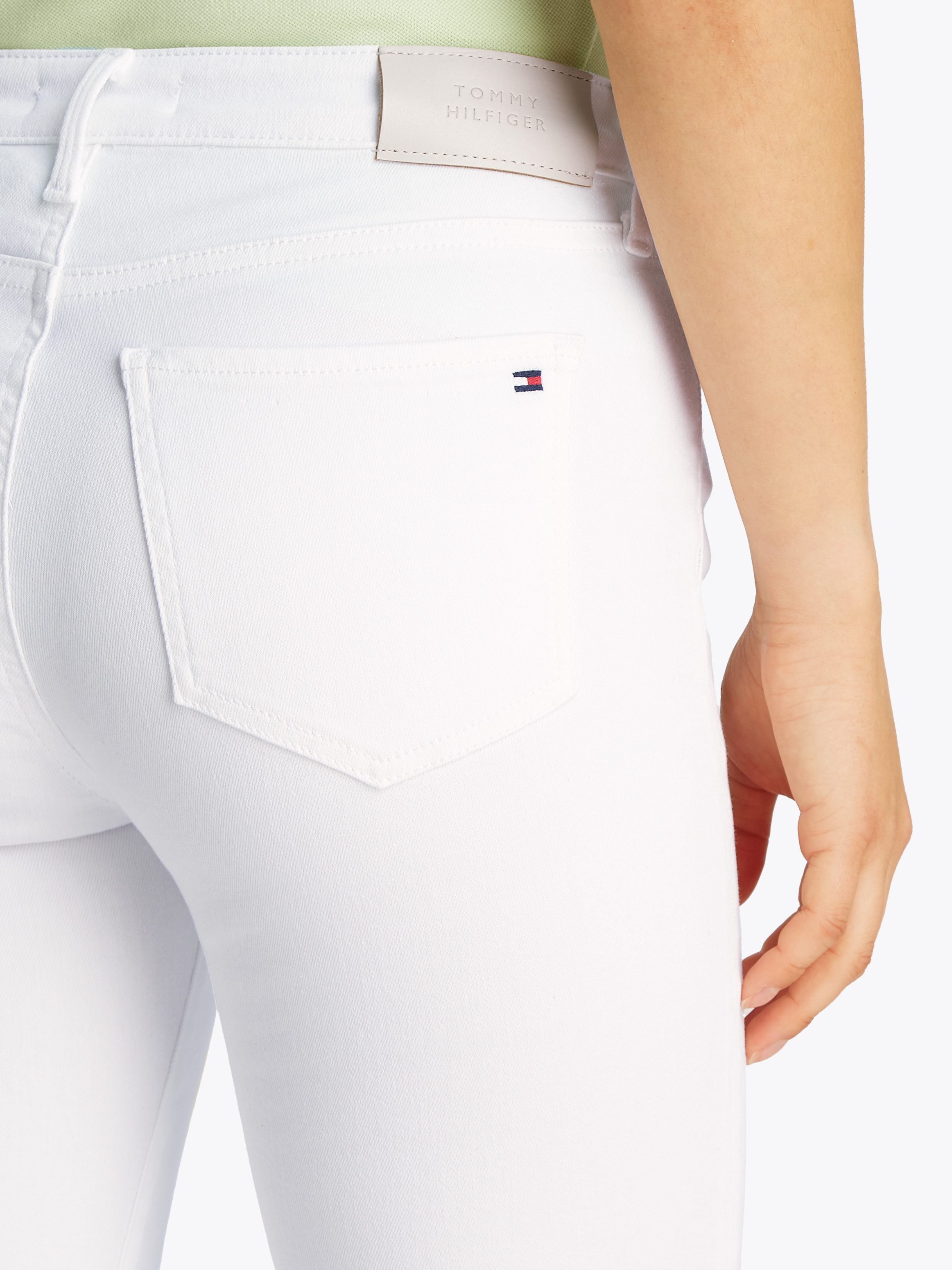 Tommy Hilfiger Skinny fit jeans COMO Skinny Regular Waist met logo-badge, in enkel-lengte