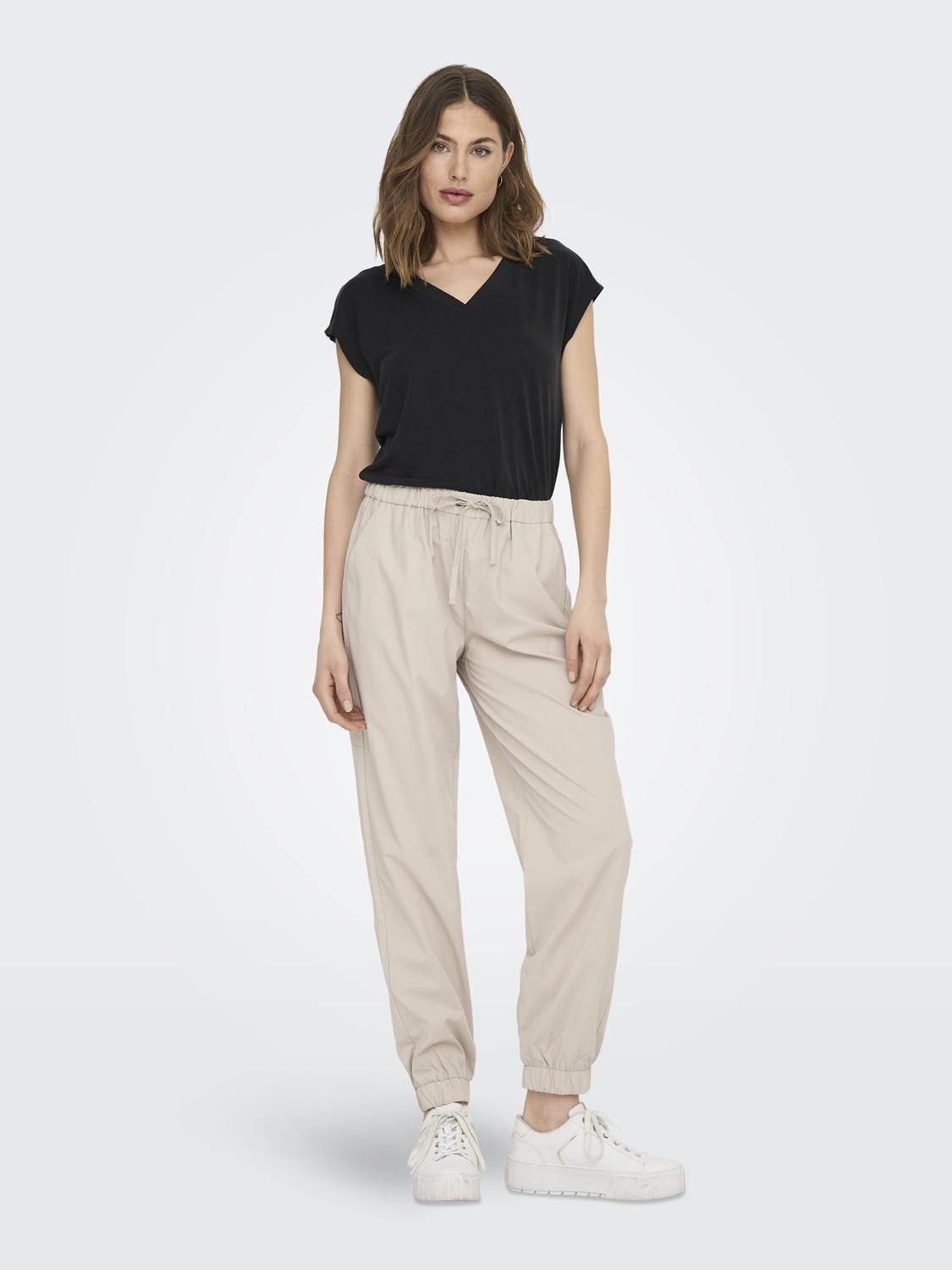 Only Shirt met V-hals ONLFREE S/S MODAL V-NEC TOP BOX JRS NOOS