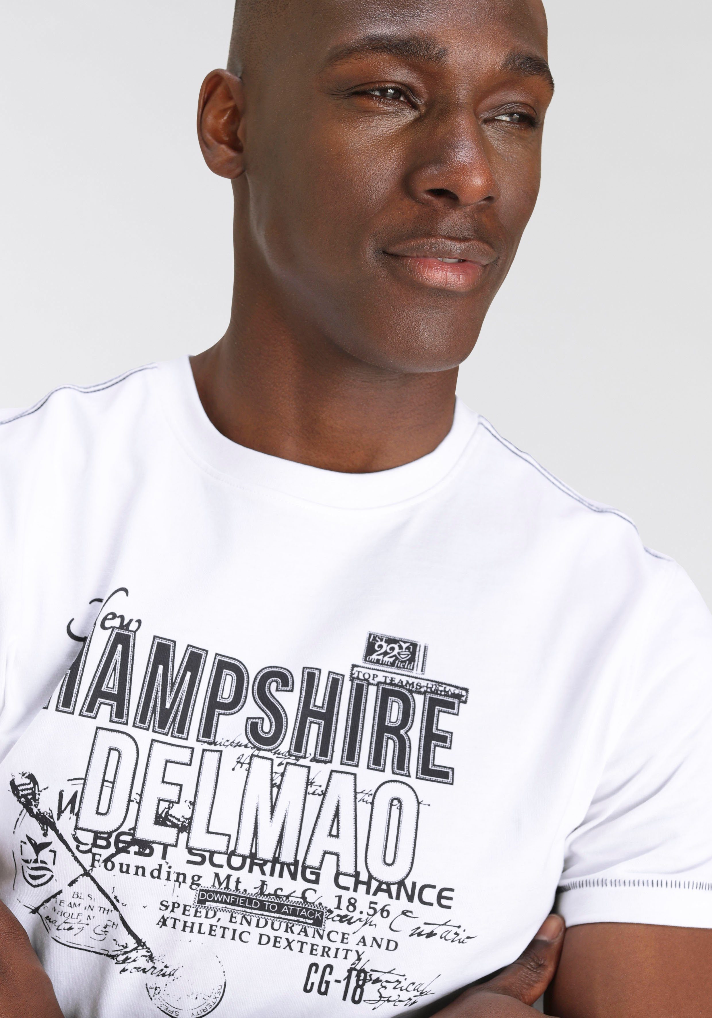 DELMAO T-shirt Korte mouw, casual pasvorm, met stijlvolle print, ronde hals