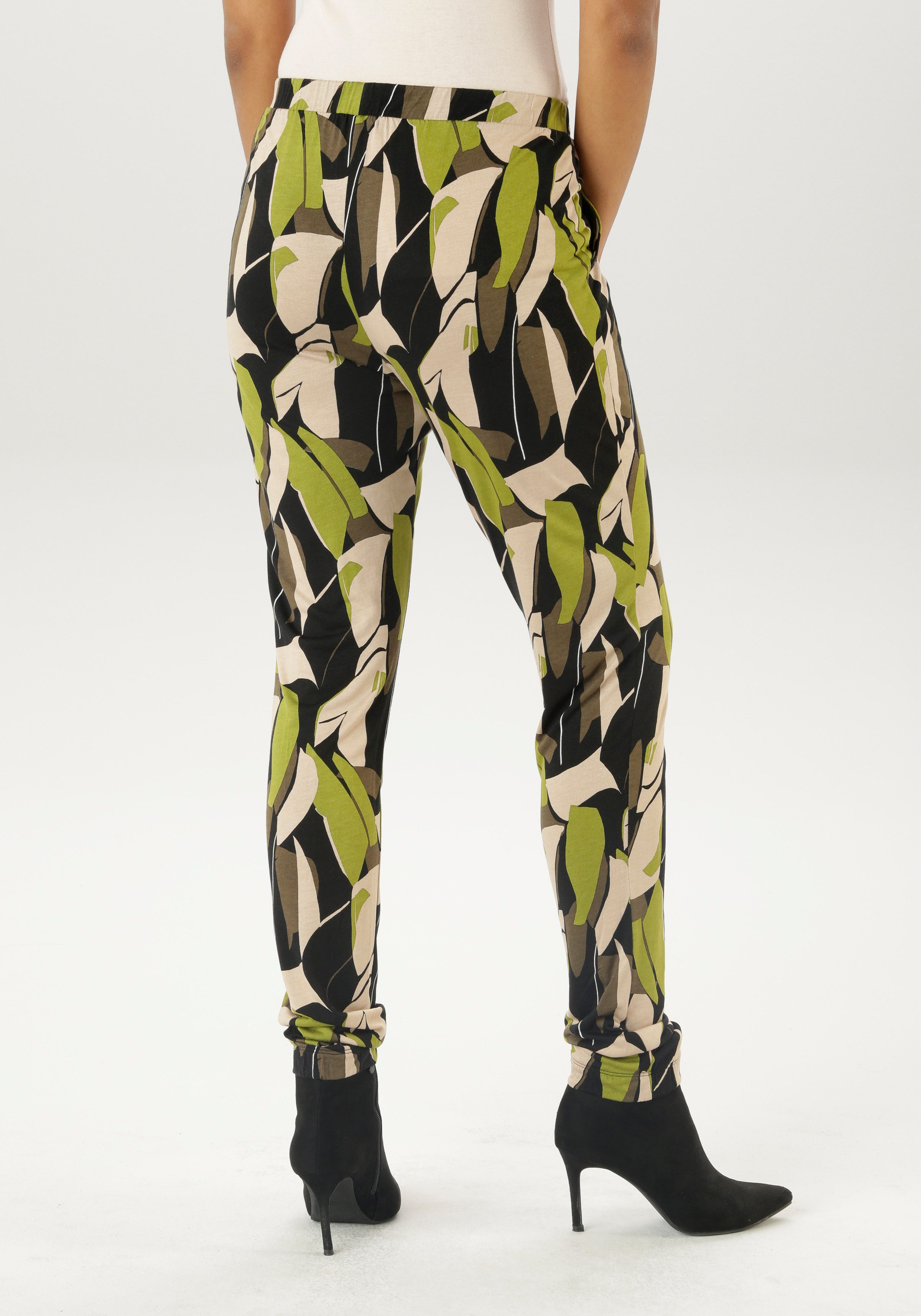 Aniston SELECTED Comfortbroek met trendy allover-print - nieuwe collectie