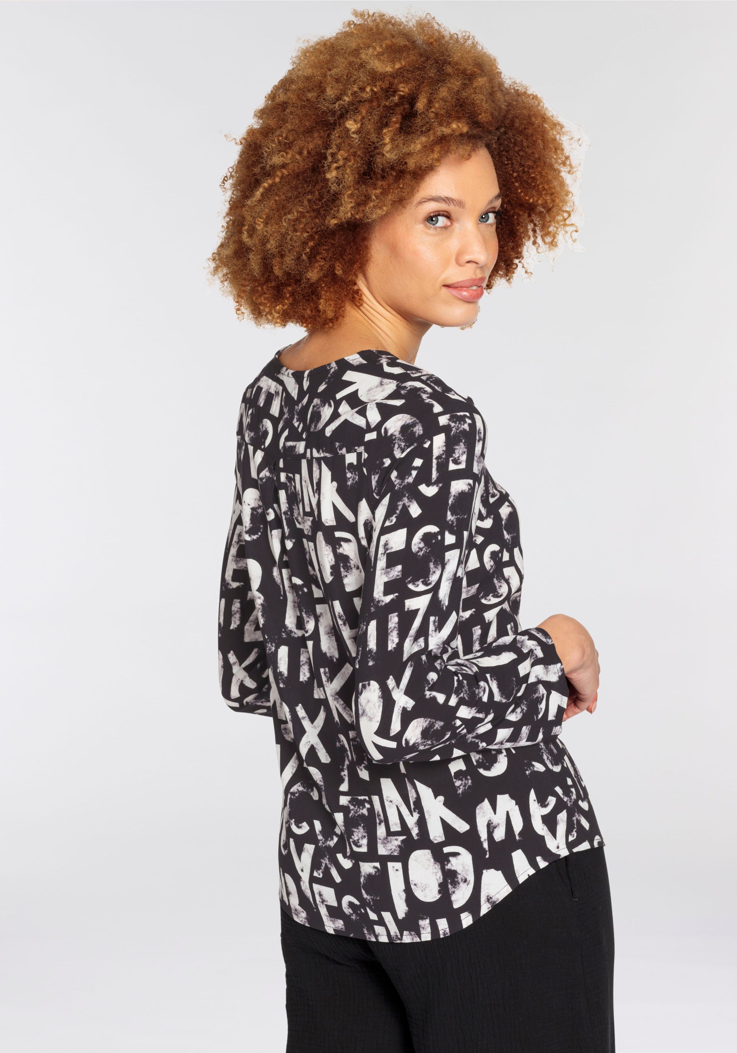 Boysen's Blouse zonder sluiting met opvallende letter alloverprint - nieuwe kollectie