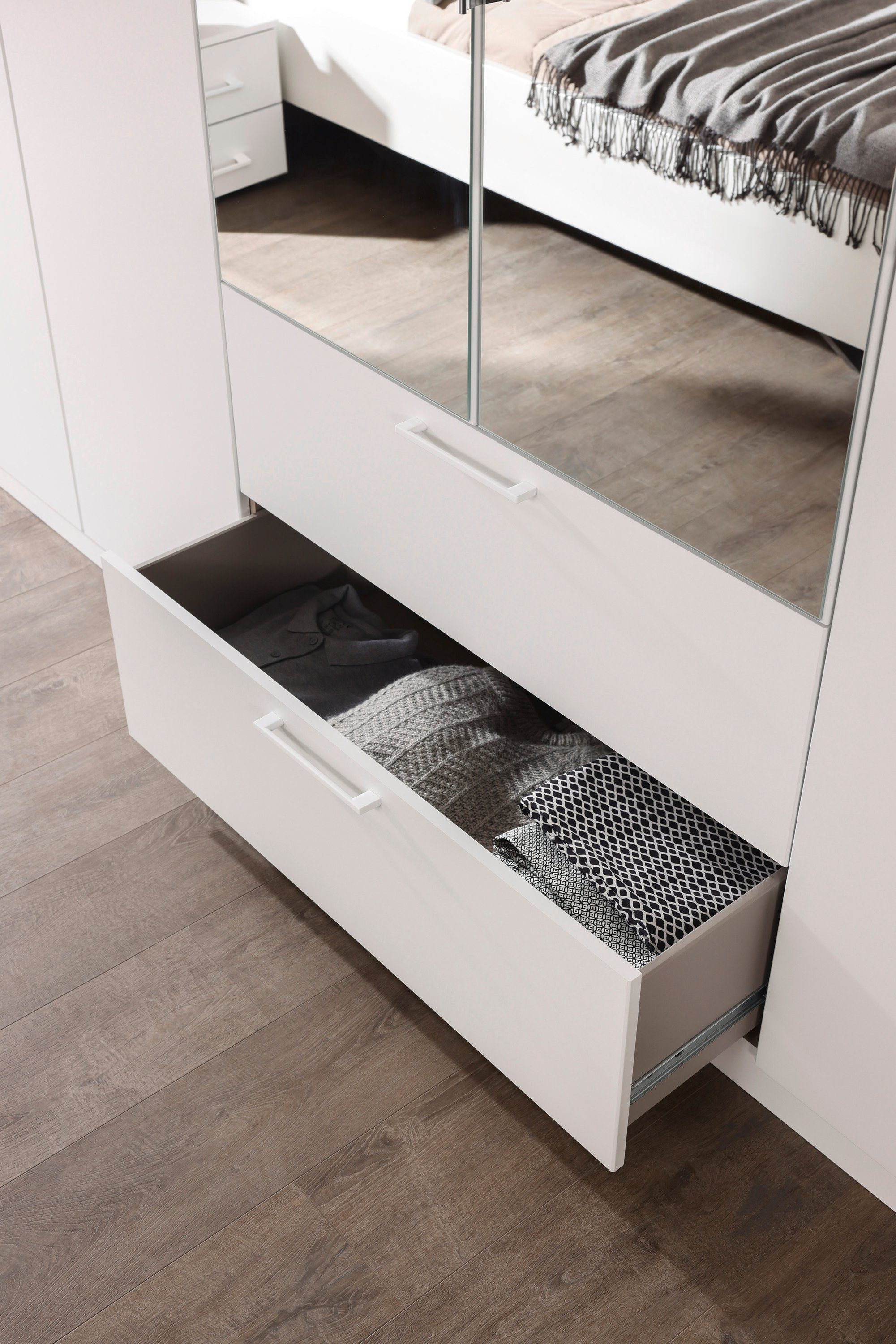 Slaapkamerserie Compleet slaapkamer Challenger (Set van 4 delen) Kast 2 breedtes, bed 3 breedtes, 2 nachttafels MADE IN GERMANY
