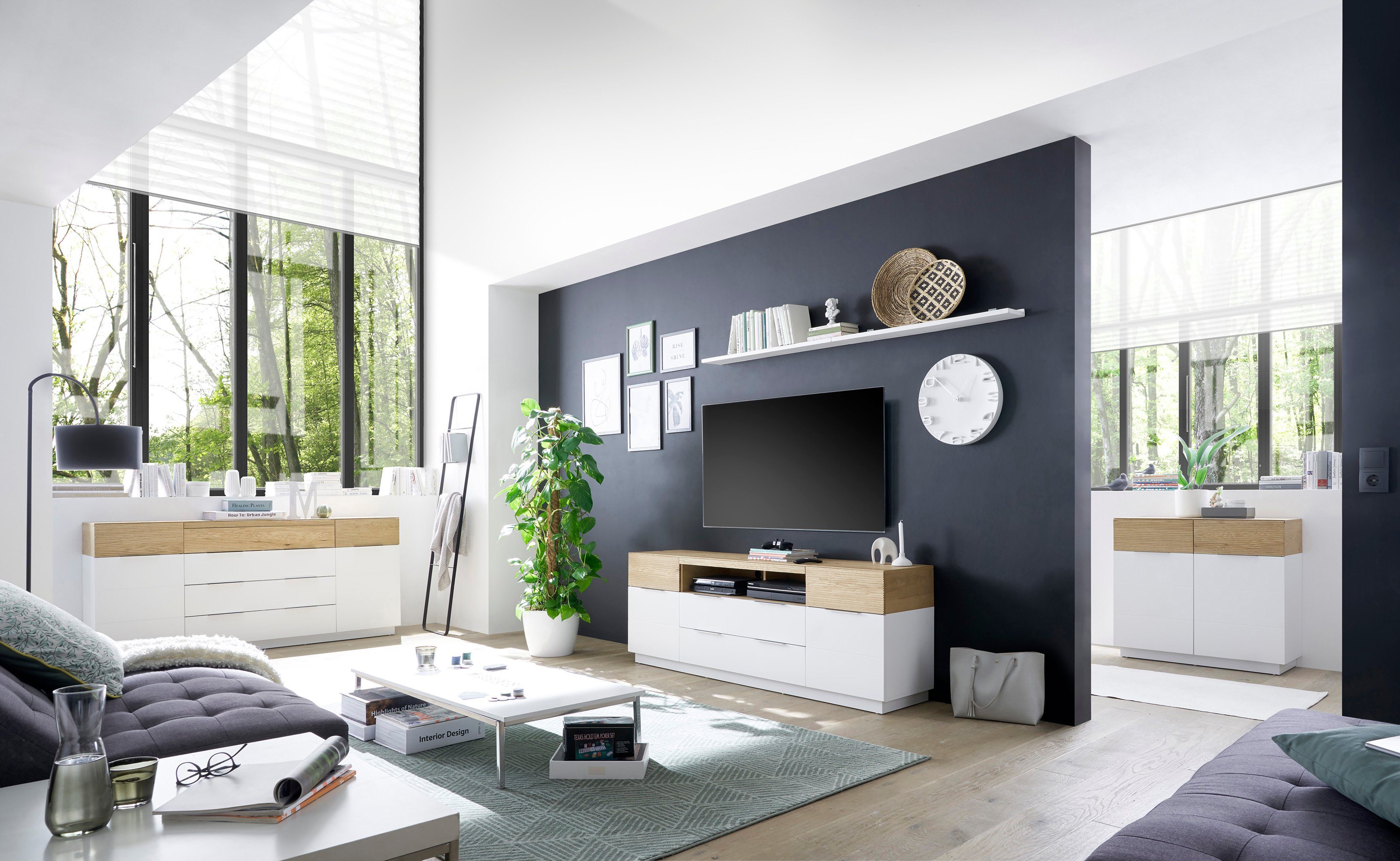 MCA furniture Kast Dubai matwit met garneringen in eiken