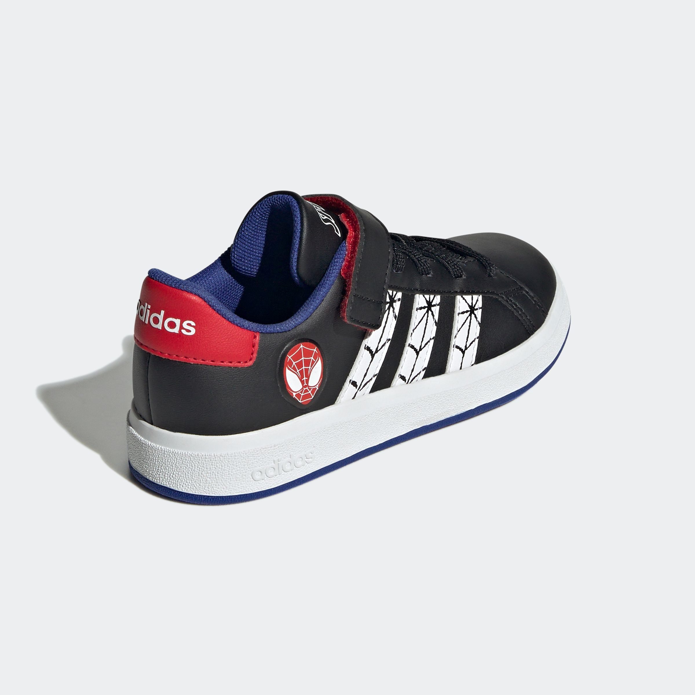 adidas Sportswear Sneakers MARVEL’S SPIDER-MAN GRAND COURT KIDS Design geïnspireerd op de adidas Superstar