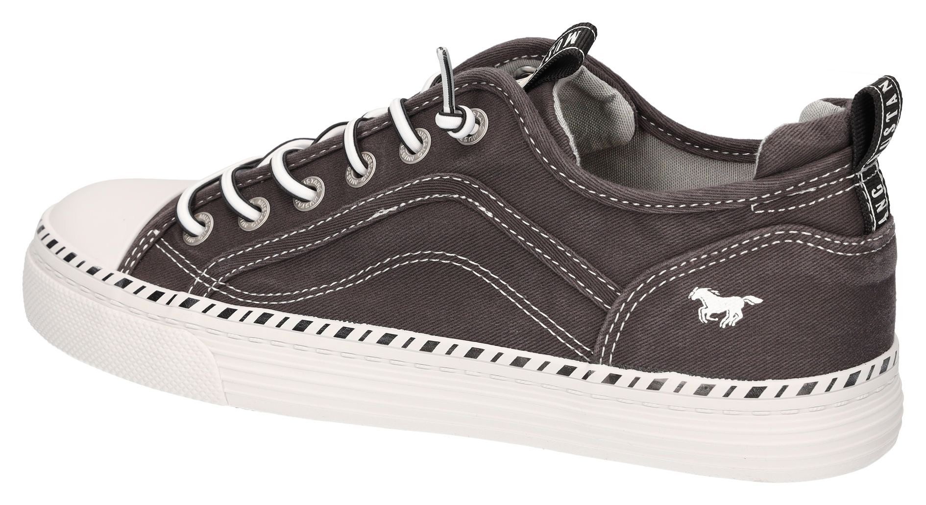 Mustang Shoes Slip-on sneakers , slippers, instapschoen, vrijetijdsschoen met gekleurde zoolrand