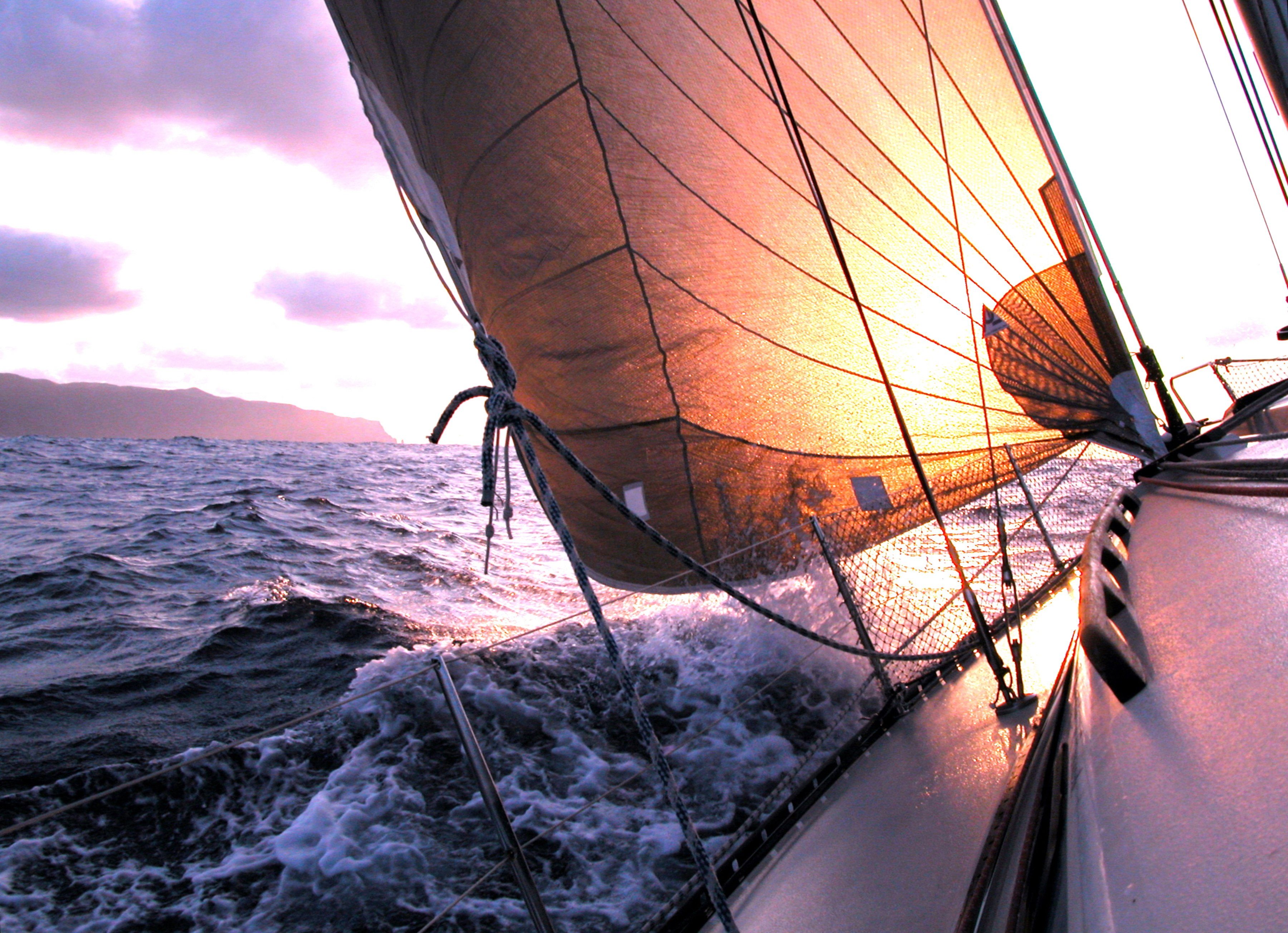 Papermoon Fotobehang Sailing to Sunset