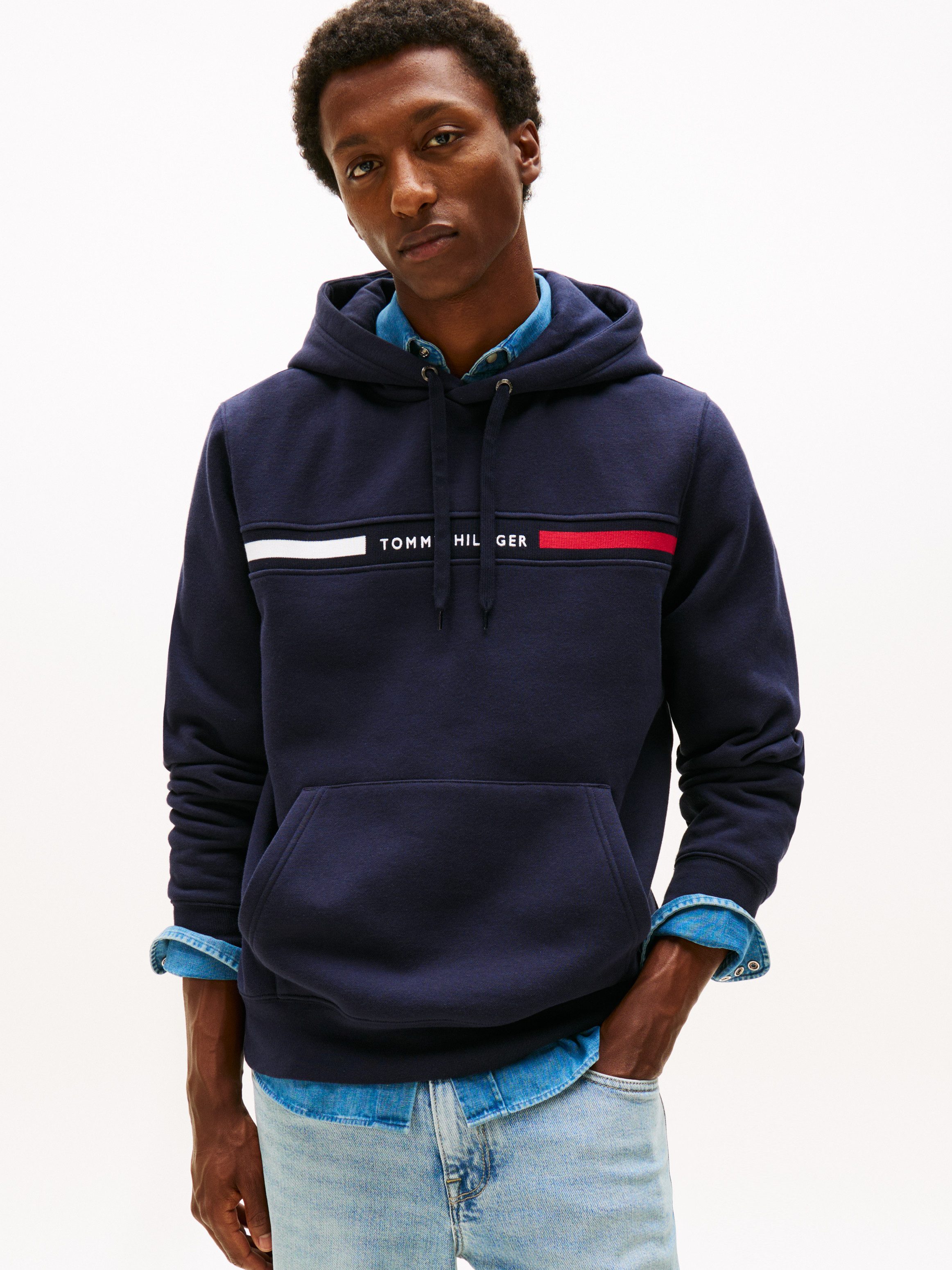 Tommy Hilfiger Hoodie HILFIGER CHEST INSERT HOODY met capuchon, kangoeroezak, logo-inscriptie