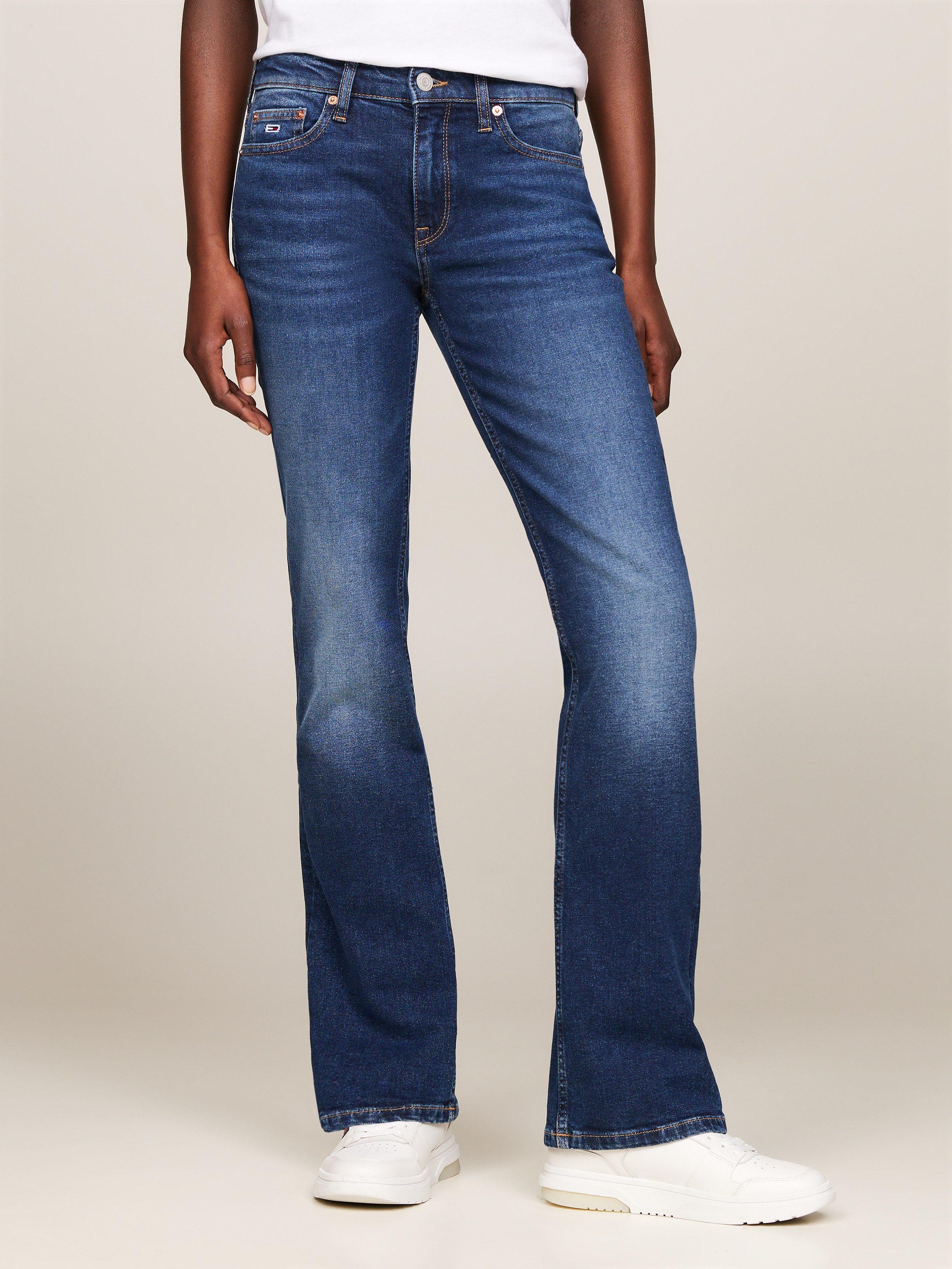 TOMMY JEANS Bootcut jeans MADDIE MD BC DH5161 met logo-badge en borduurwerk
