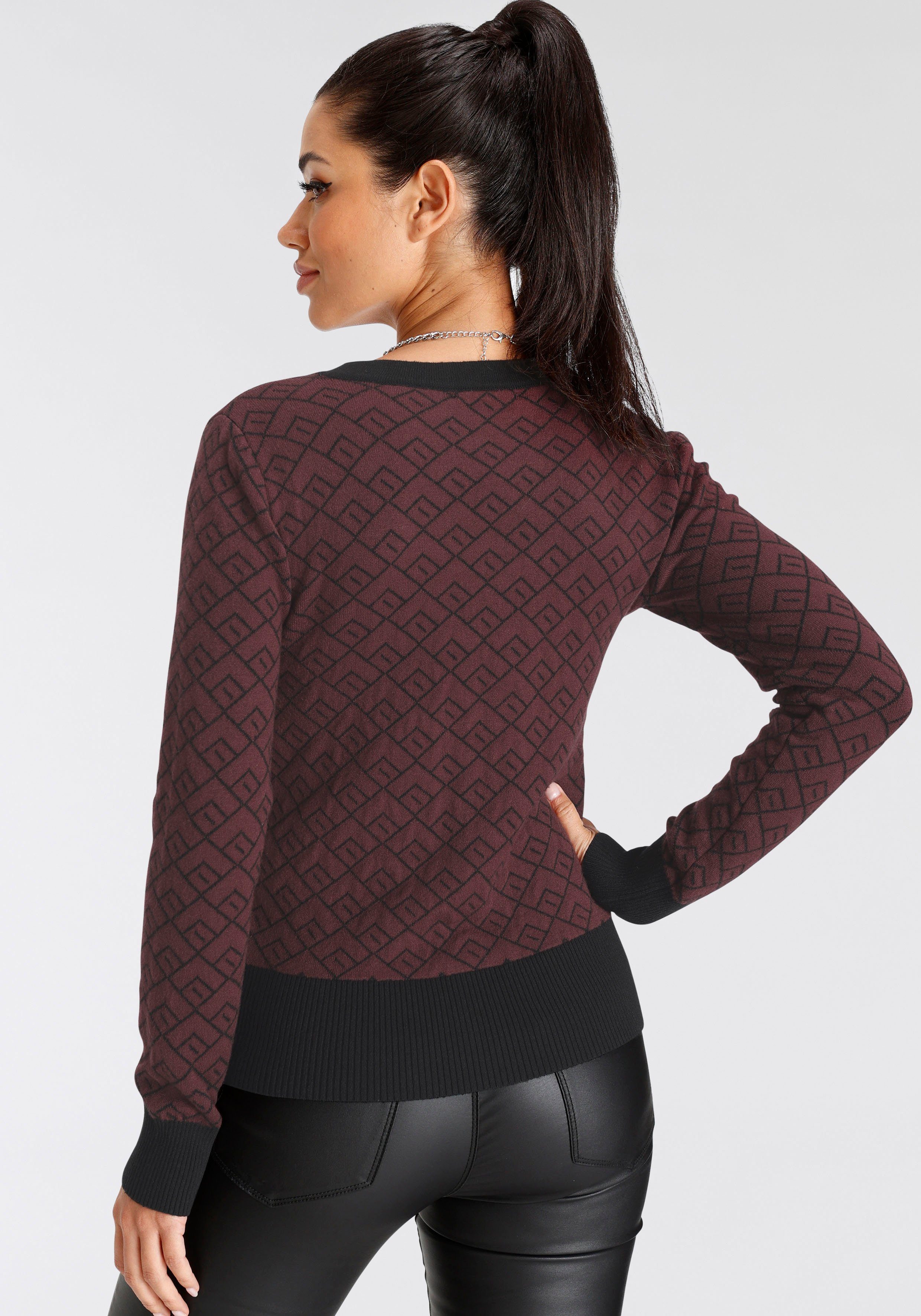 Melrose Vest met contrasterende details en knopen