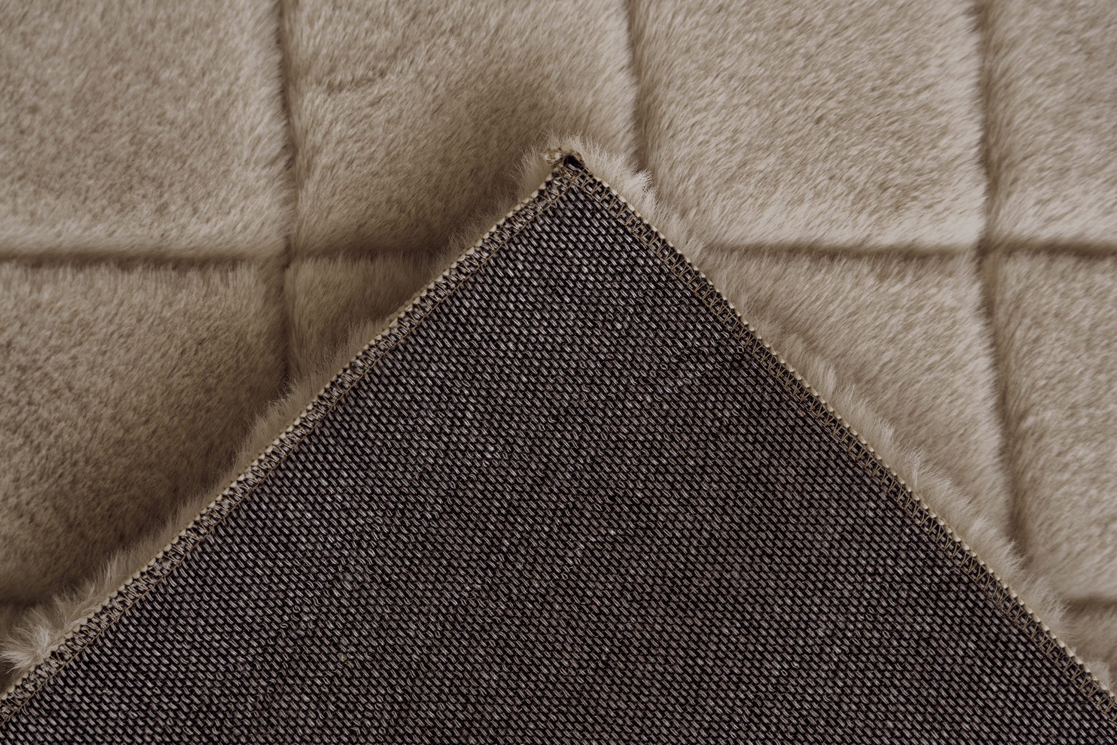Padiro Vloerkleed Imala 125 Bijzonder zachte grip, pluizig, geperst patroon