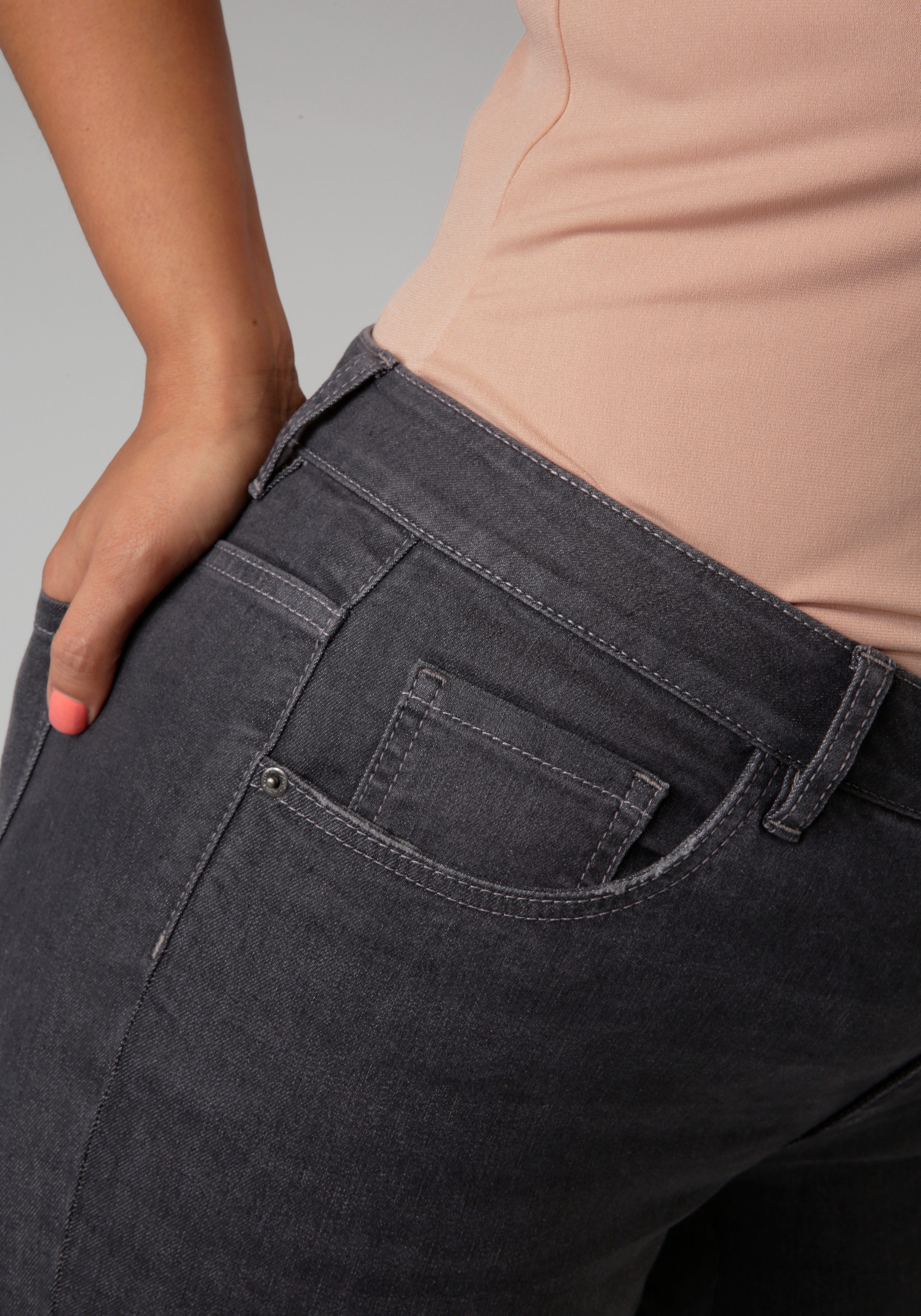 Aniston PLUS Straight jeans met licht used effect - nieuwe collectie