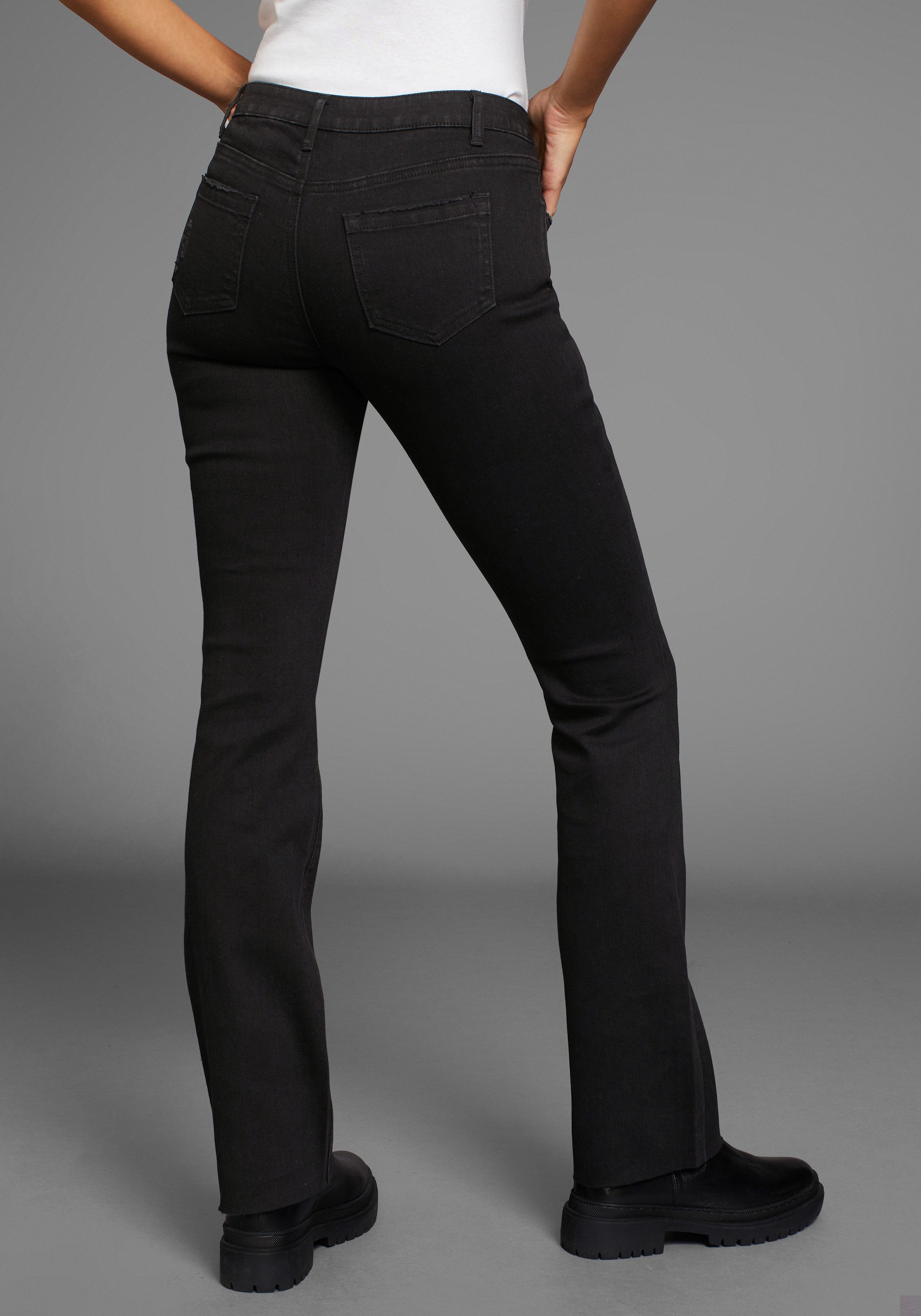 Arizona Bootcut jeans Ultra Stretch uitlopende pasvorm, modieuze used-look, normale taille