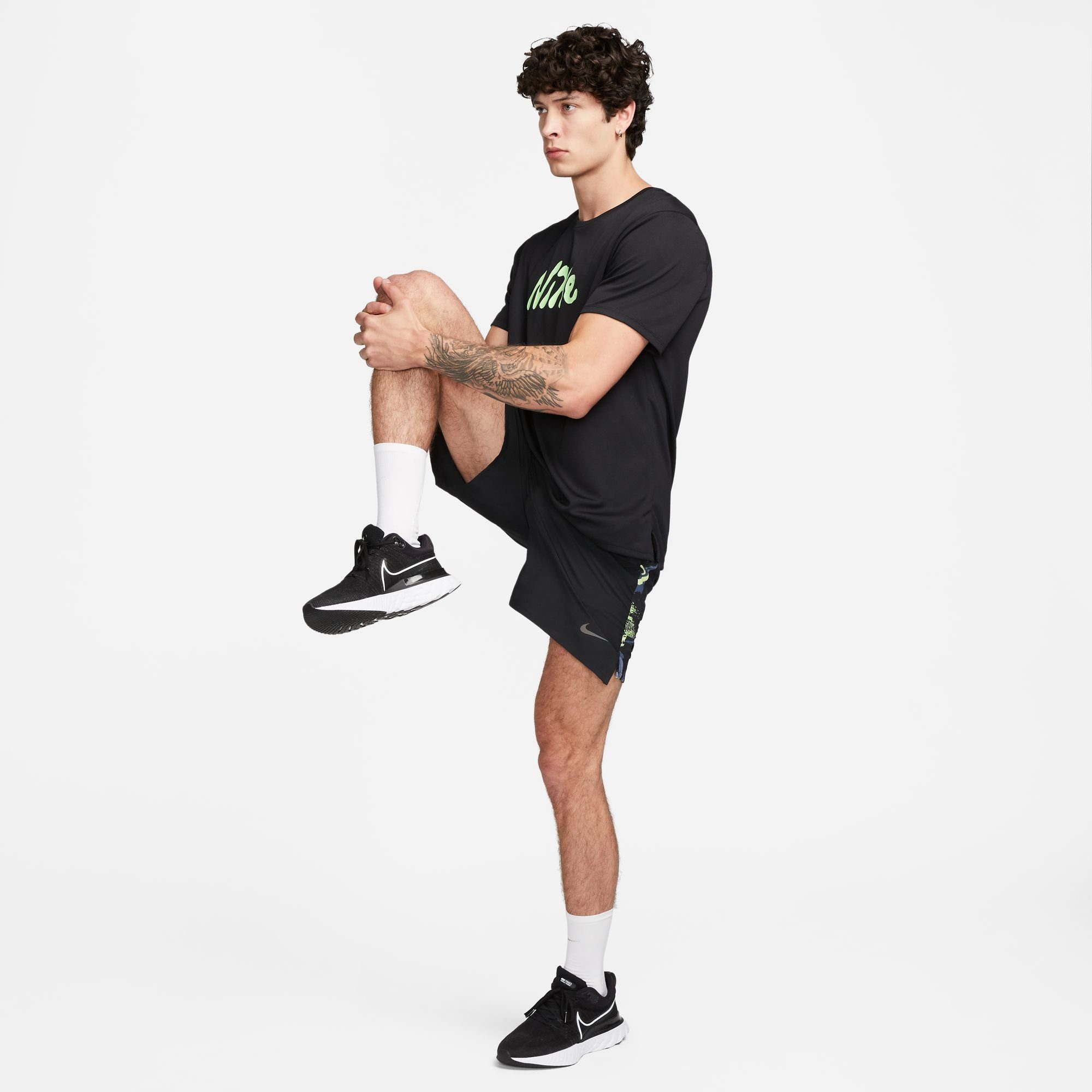 Nike Runningshort DRI-FIT CHALLENGER STUDIO ' MEN'S " UNLINED RUNNING SHORTS
