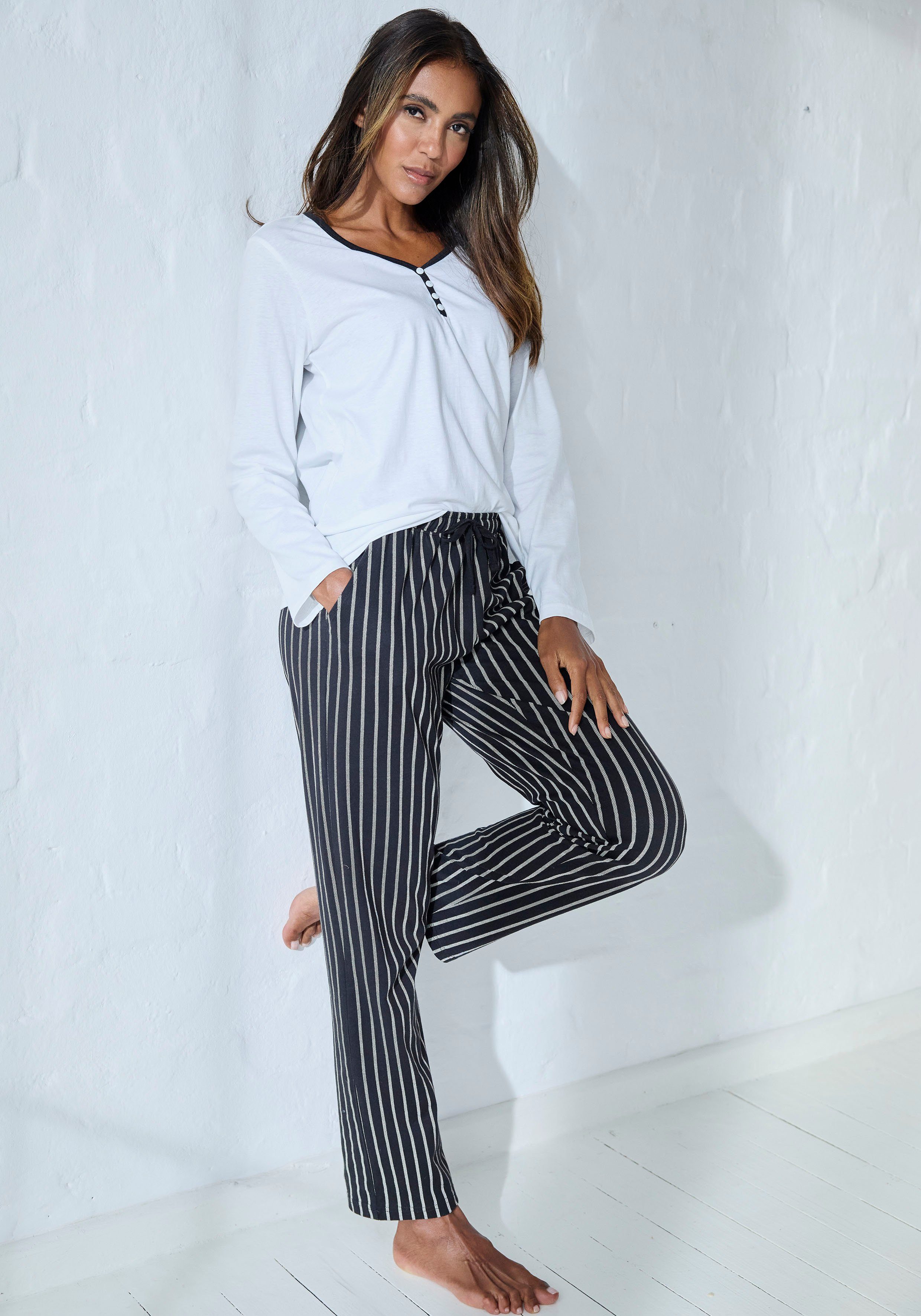 Vivance Dreams Pyjama top met paspel en korte decoratieve knoopsluiting