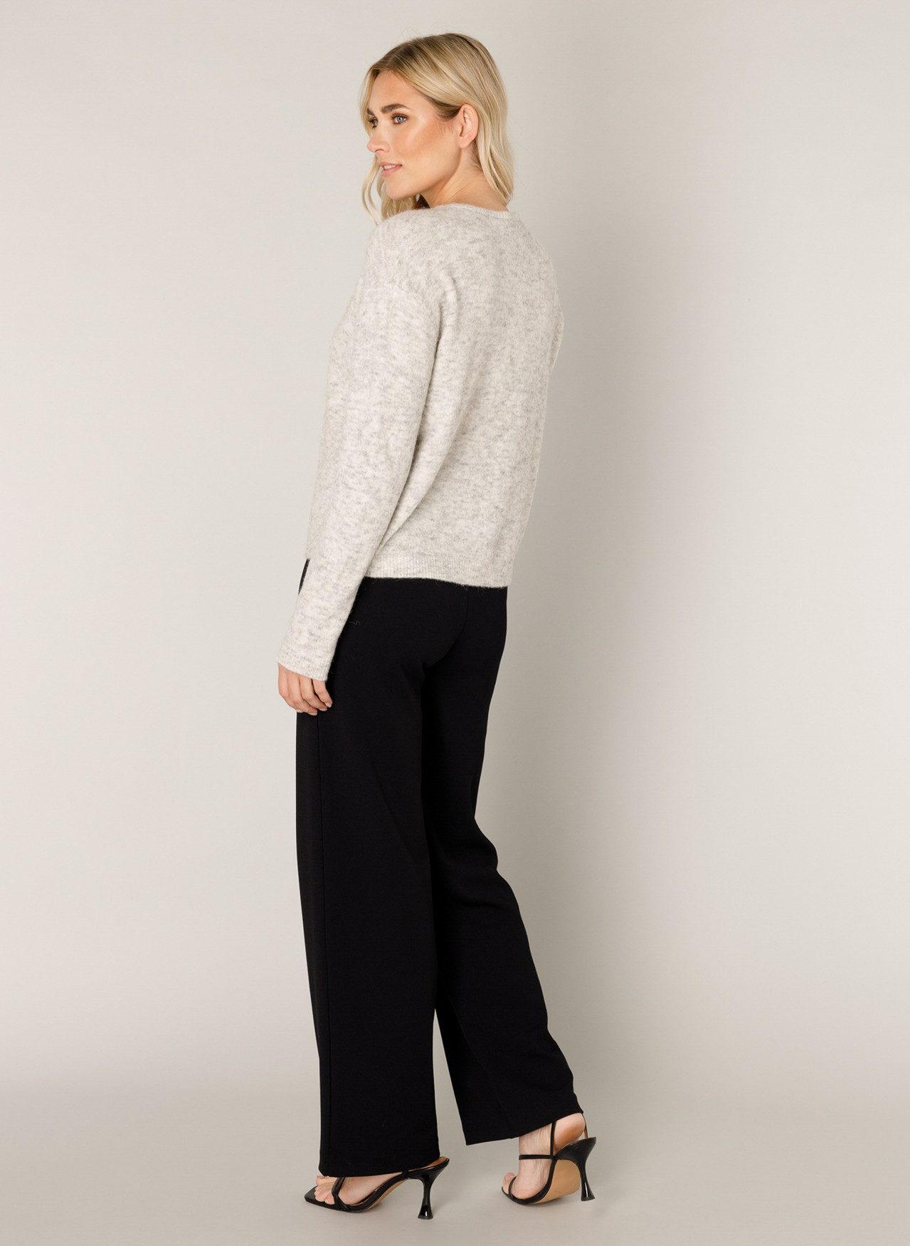 Base Level Cardigan Yuli