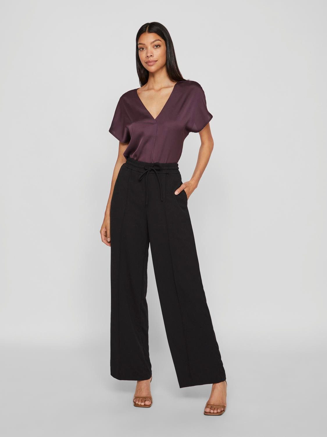 Vila Shirt met V-hals VIELLETTE V-NECK S/S SATIN TOP - NOOS