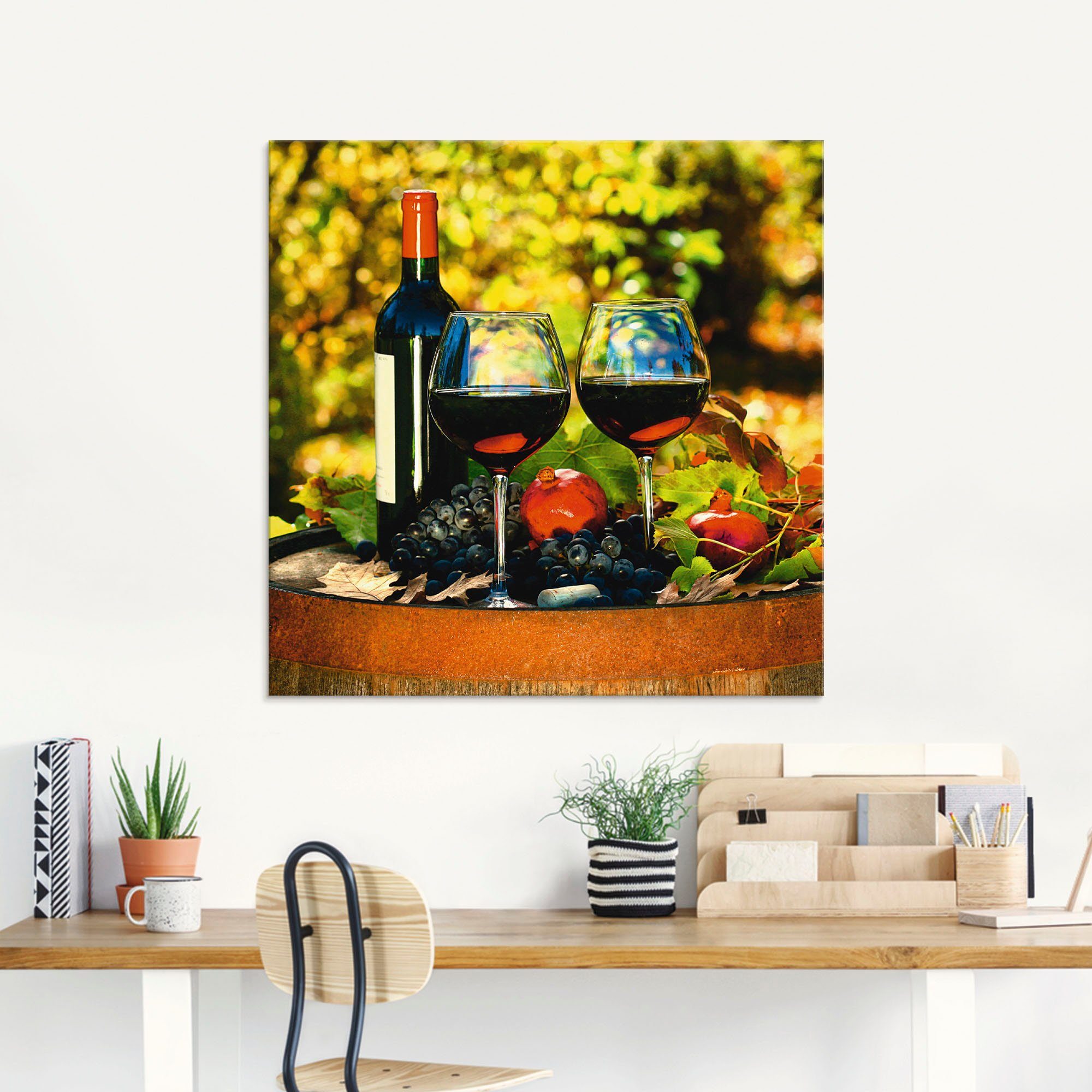 Artland Print op glas Glazen met rode wijn op oud vat